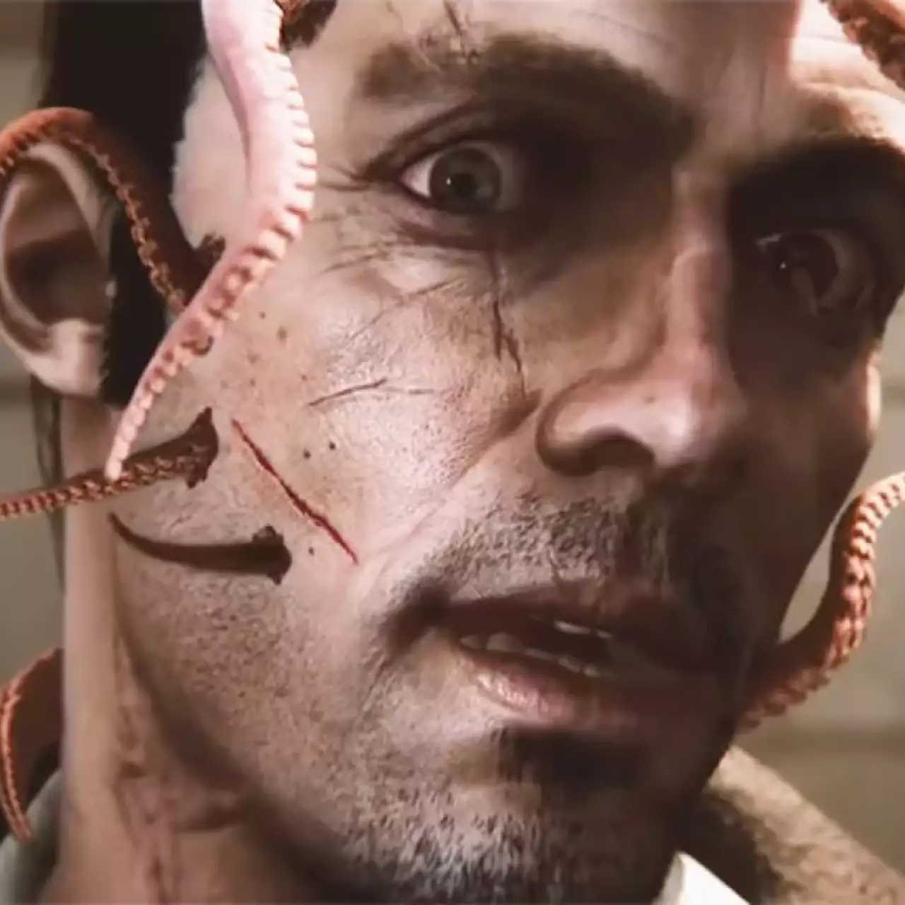 В свежем трейлере хоррора Sinking City у героя на лице вырастают щупальца