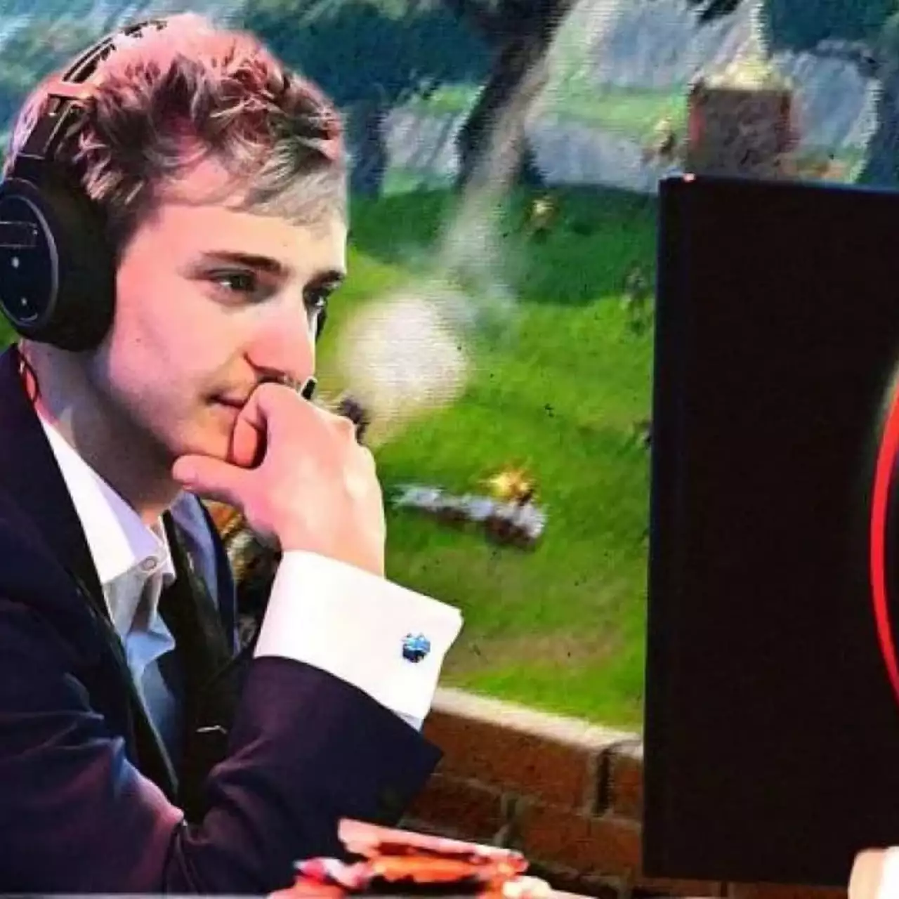 Рекламное агенство проводит собеседования во время игры в Fortnite Рекламное агенство проводит собеседования во время игры в Fortnite