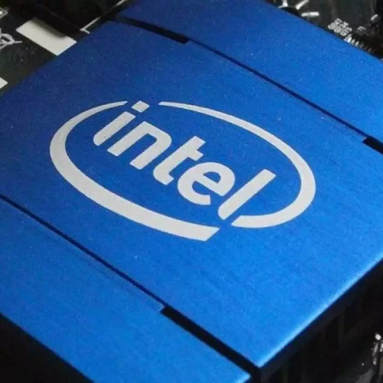 СМИ: Цена процессоров Intel Core i9-9900K составит около 45 тысяч рублей СМИ: Цена процессоров Intel Core i9-9900K составит около 45 тысяч рублей