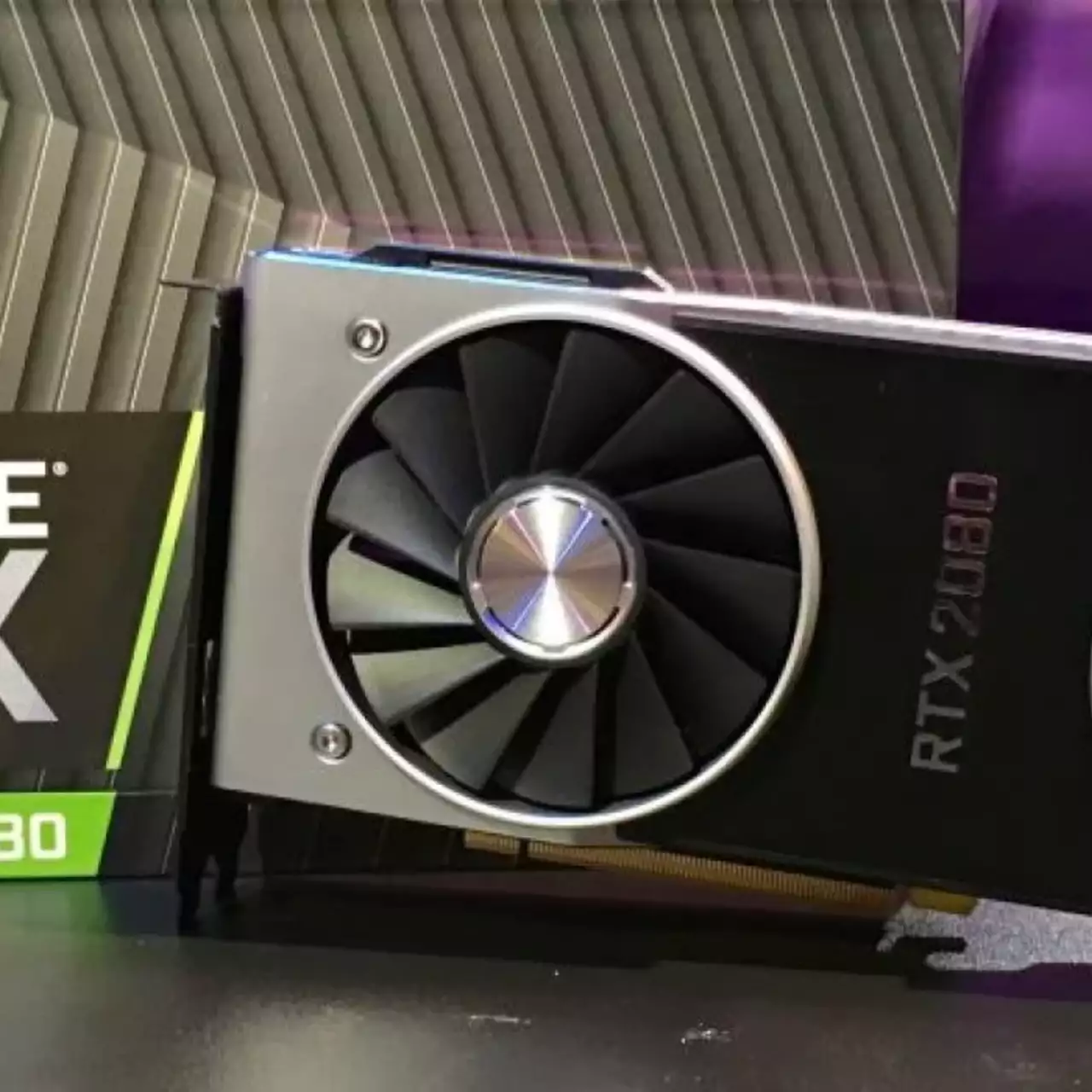 Посмотрите реальные фотографии видеокарт Nvidia RTX 2080 Ti, 2080 и 2070 Посмотрите реальные фотографии видеокарт Nvidia RTX 2080 Ti, 2080 и 2070