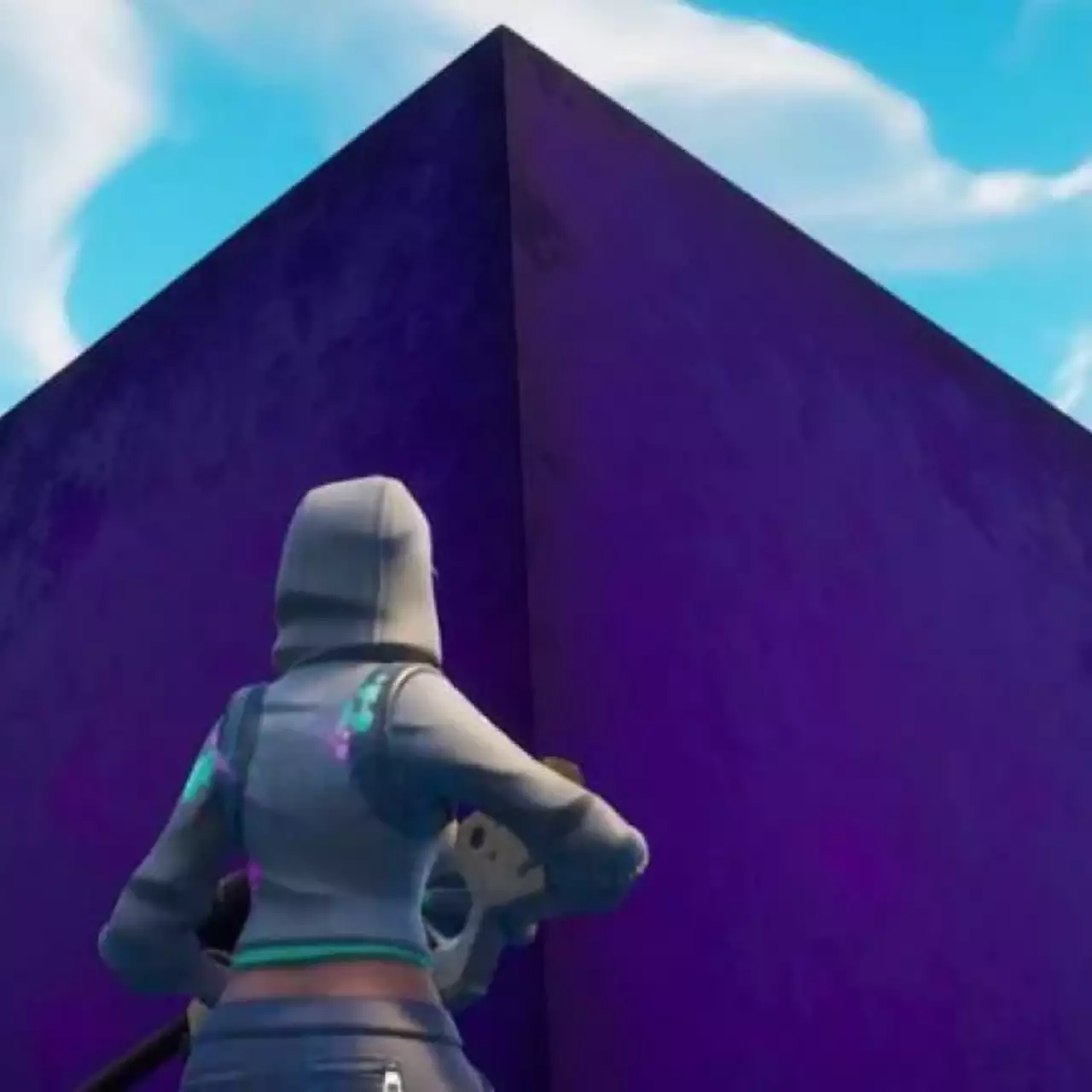 В Fortnite появился таинственный фиолетовый куб. И он двигается В Fortnite появился таинственный фиолетовый куб. И он двигается