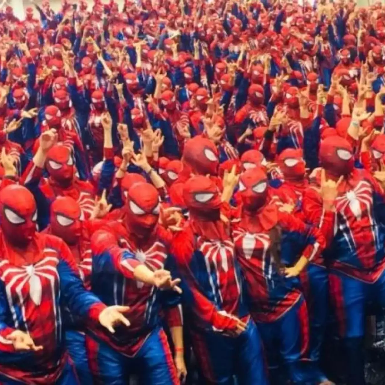 «Новый мировой рекорд» — на Comic-Con в Стокгольме пришло 547 гостей в костюме Человека-паука
