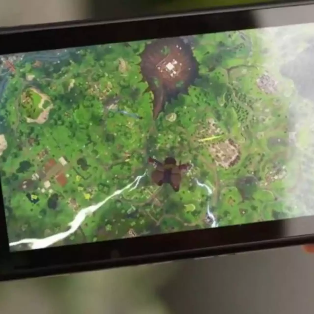 Мужчина засунул свою дочь в игровой автомат, чтобы украсть Nintendo Switch