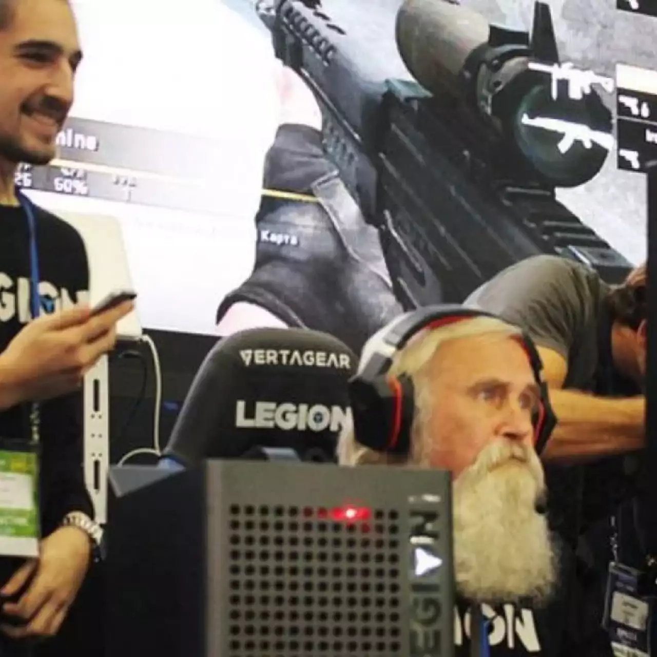 Игромир: Российская команда пожилых кибератлетов выиграла матч по CS:GO — видео Игромир: Российская команда пожилых кибератлетов выиграла матч по CS:GO — видео