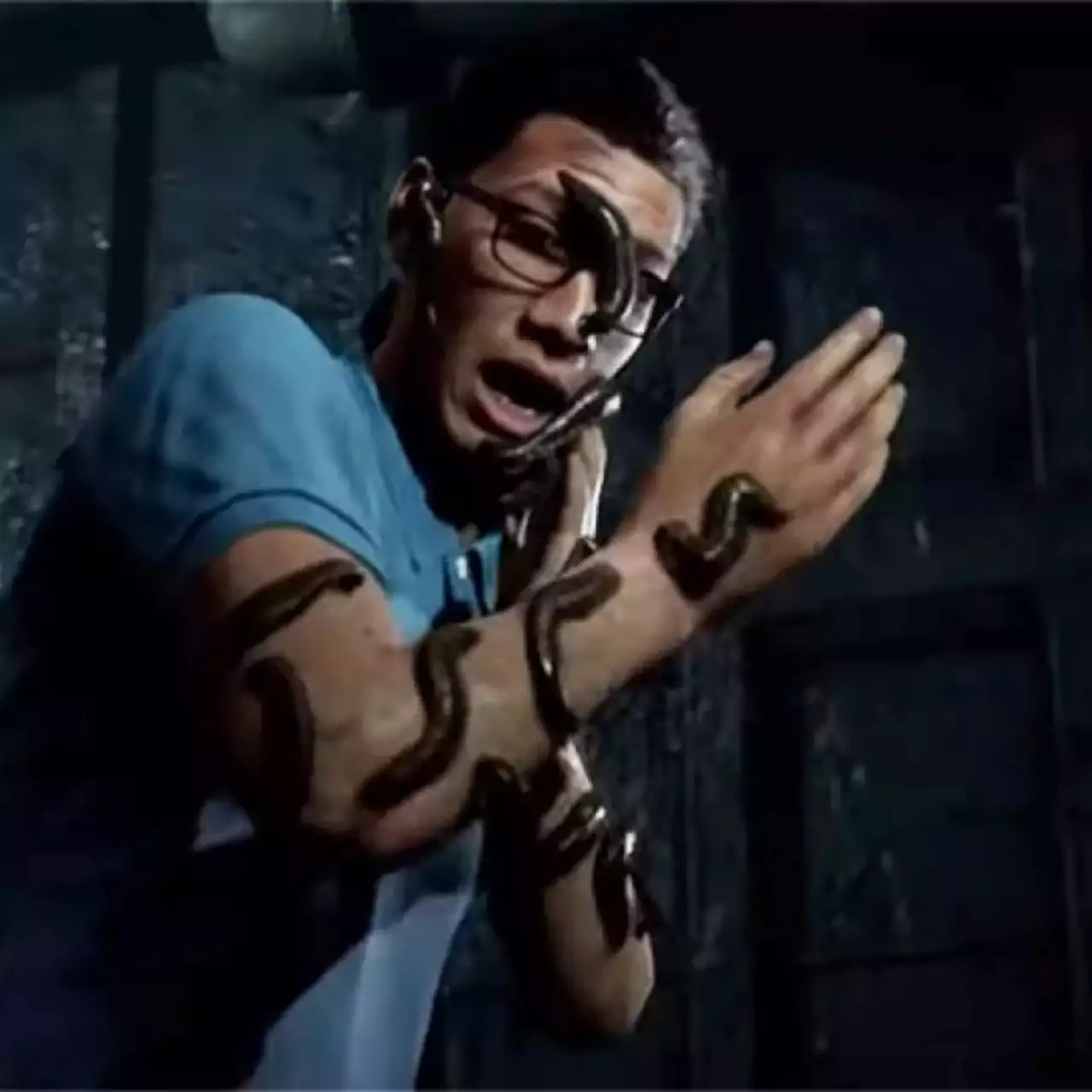 Мерзкие черви нападают на человека в трейлере нового хоррора от авторов Until Dawn Мерзкие черви нападают на человека в трейлере нового хоррора от авторов Until Dawn
