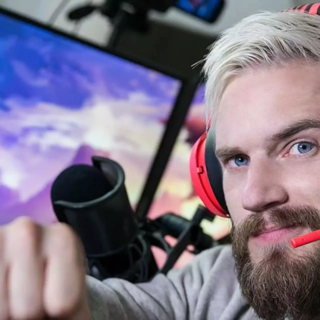 PewDiePie обвиняют в рекламе ютубера-националиста PewDiePie обвиняют в рекламе ютубера-националиста