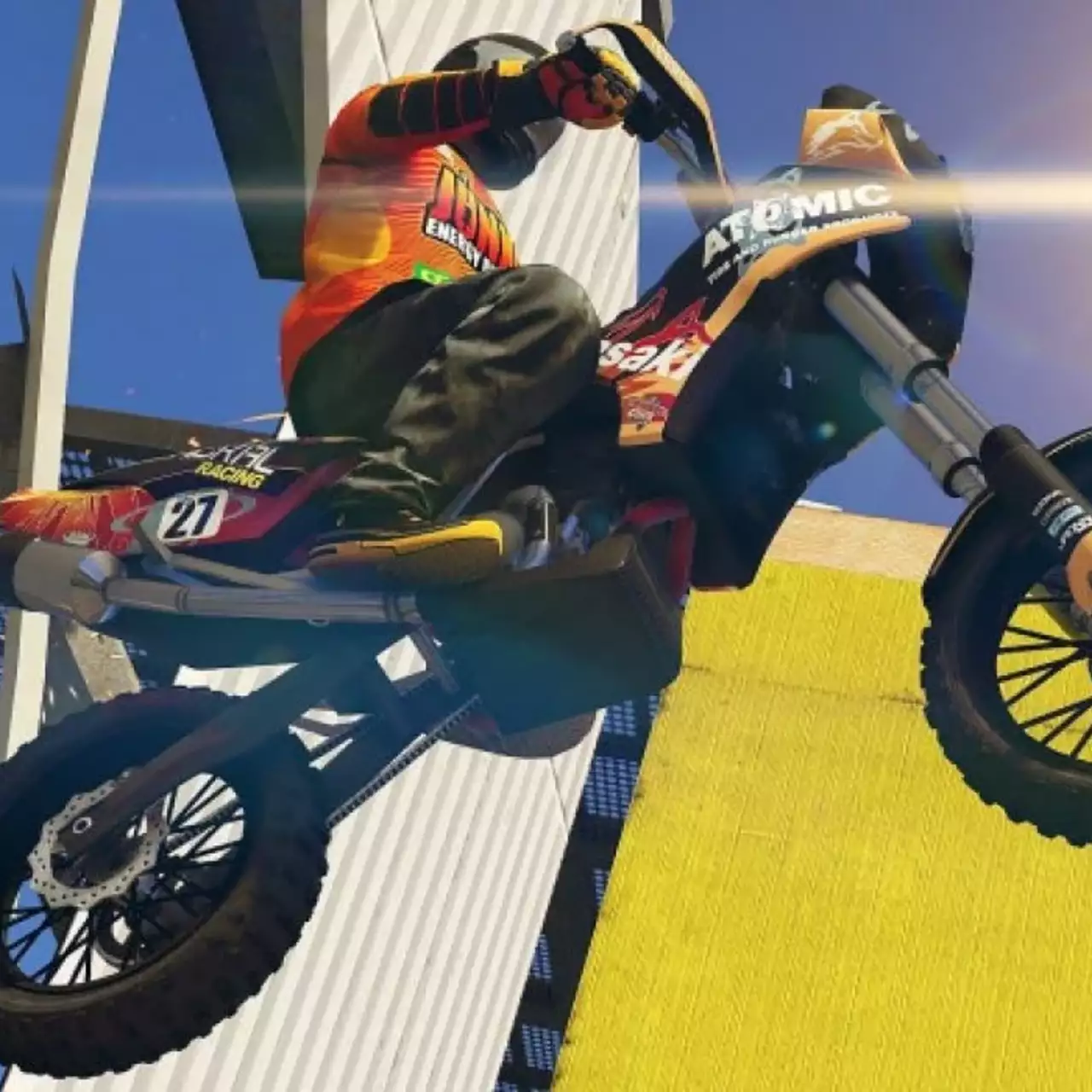Игрок в GTA Online поднялся на мотоцикле в воздух, спрыгнул и со всей скорости влетел в маленькую дыру в вывеске (видео) Игрок в GTA Online поднялся на мотоцикле в воздух, спрыгнул и со всей скорости влетел в маленькую дыру в вывеске (видео)