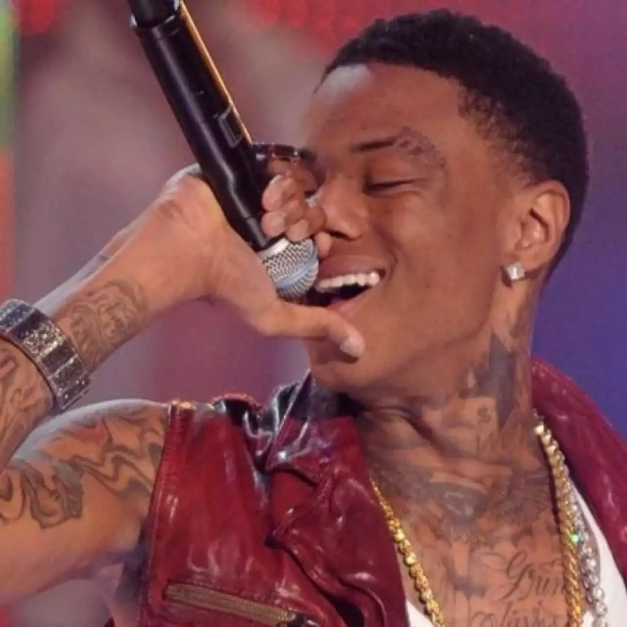 Один из самых богатых ютуберов хочет набить лицо рэперу Soulja Boy. На кону $20 млн Один из самых богатых ютуберов хочет набить лицо рэперу Soulja Boy. На кону $20 млн