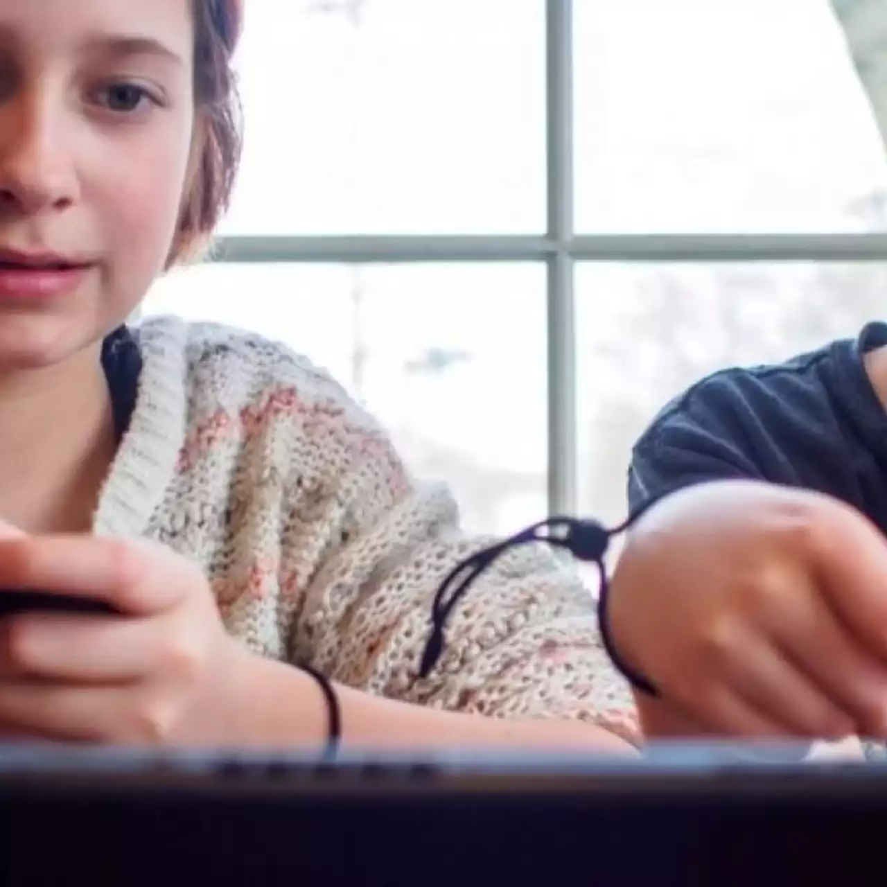 На Nintendo Switch вышла игра с порнозвездой. Она скроет всю «клубничку», если вдруг в комнату войдет мама На Nintendo Switch вышла игра с порнозвездой. Она скроет всю «клубничку», если вдруг в комнату войдет мама