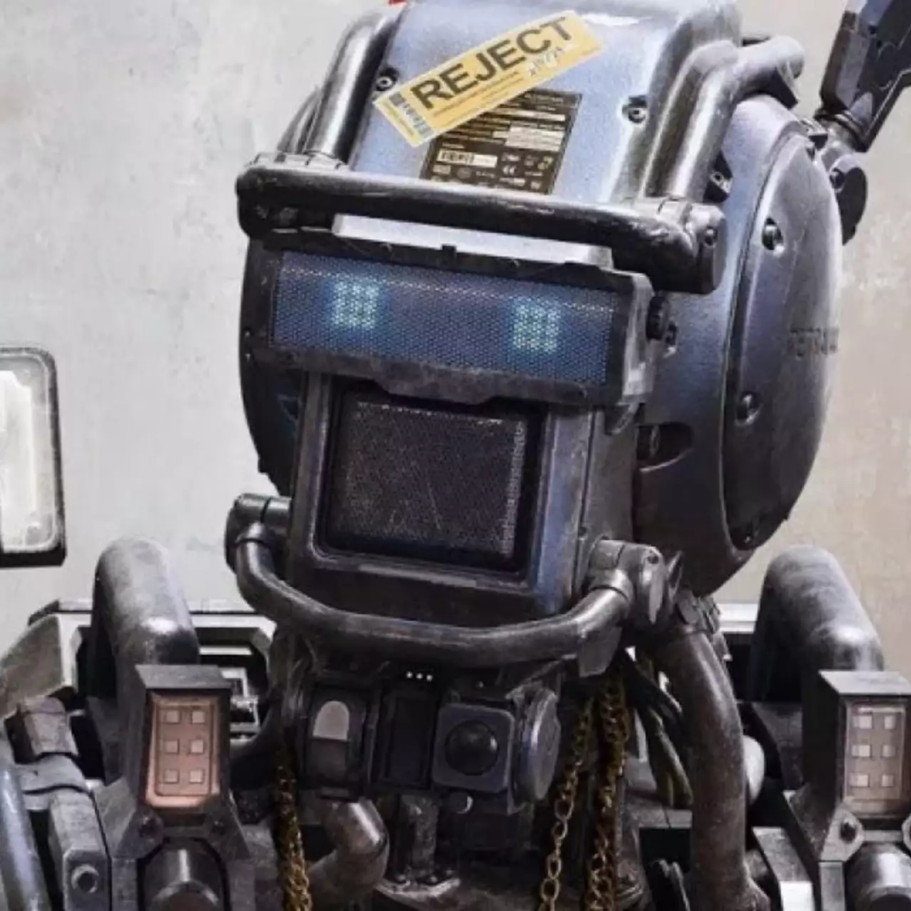 В Apex Legends могут добавить робота по имени Чаппи. Режиссер фильма и разработчик игры не против В Apex Legends могут добавить робота по имени Чаппи. Режиссер фильма и разработчик игры не против
