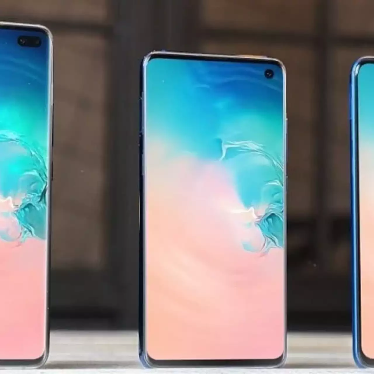 Samsung представила флагманские смартфоны Samsung Galaxy S10 — цены и характеристики Samsung представила флагманские смартфоны Samsung Galaxy S10 — цены и характеристики