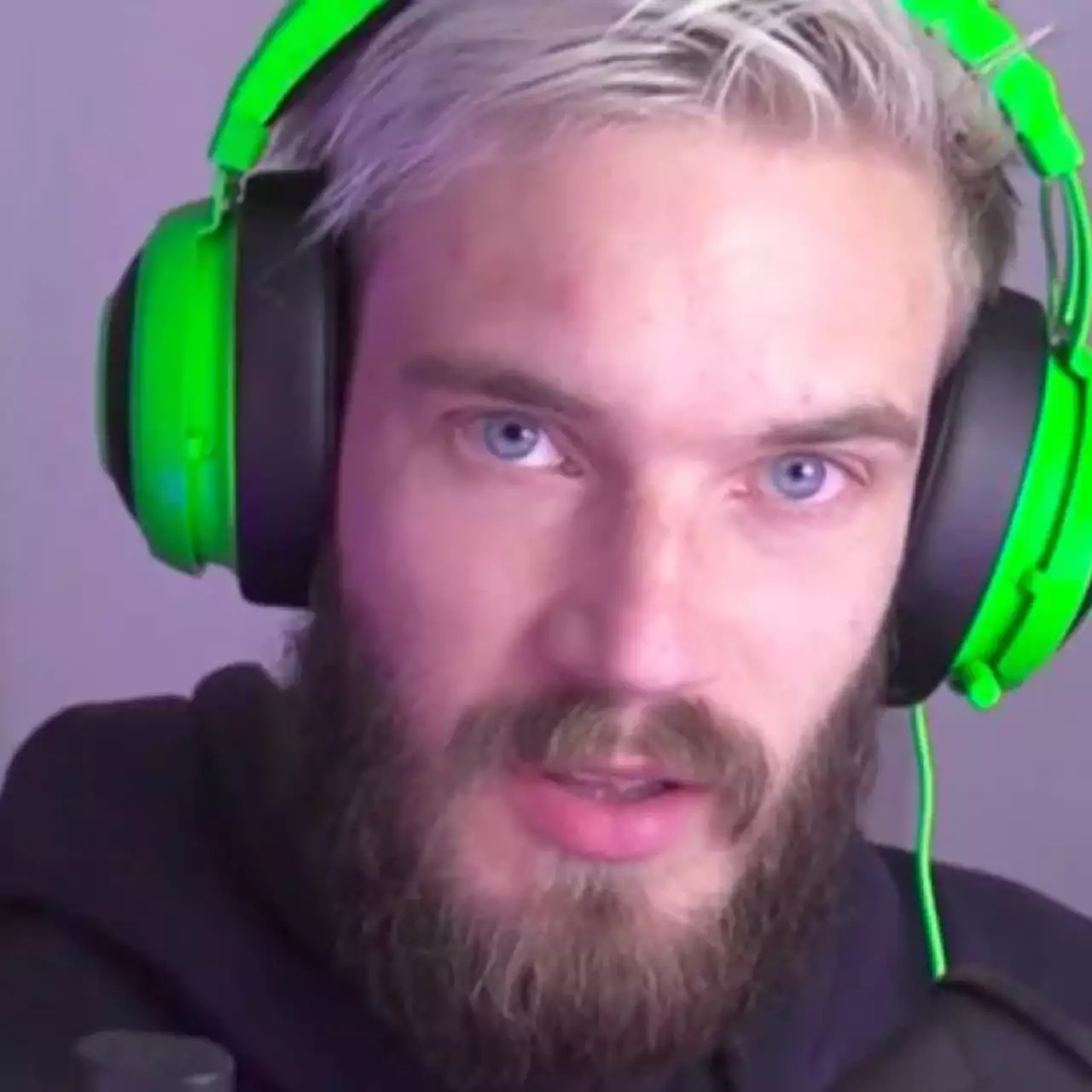 PewDiePie объяснил, как он относится к идее рекламировать его на мемориалах ветеранов Второй мировой войны PewDiePie объяснил, как он относится к идее рекламировать его на мемориалах ветеранов Второй мировой войны