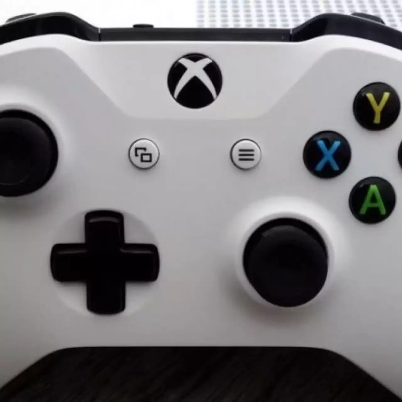 Крупнейший магазин игр предсказывает анонс PlayStation 5 и новой Xbox уже в этом году Крупнейший магазин игр предсказывает анонс PlayStation 5 и новой Xbox уже в этом году