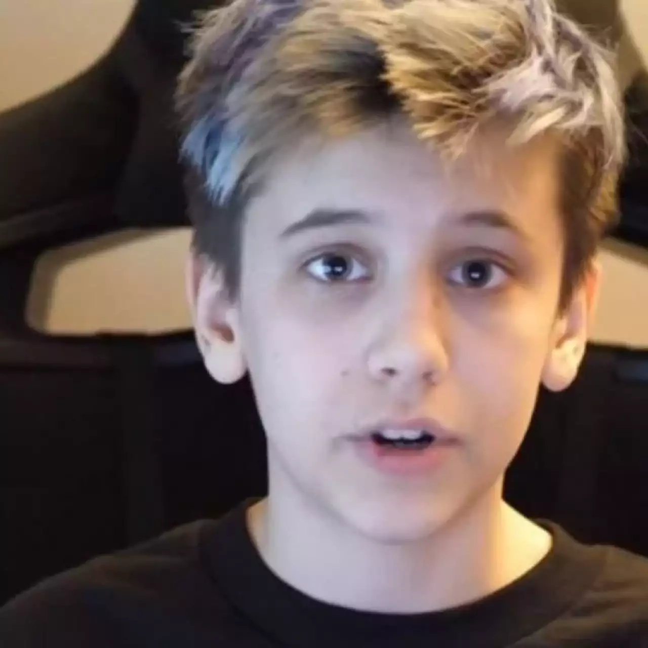14-летний подросток всего за год заработал $200 тыс, играя в Fortnite. Популярность пришла после убийства известного стримера 14-летний подросток всего за год заработал $200 тыс, играя в Fortnite. Популярность пришла после убийства известного стримера