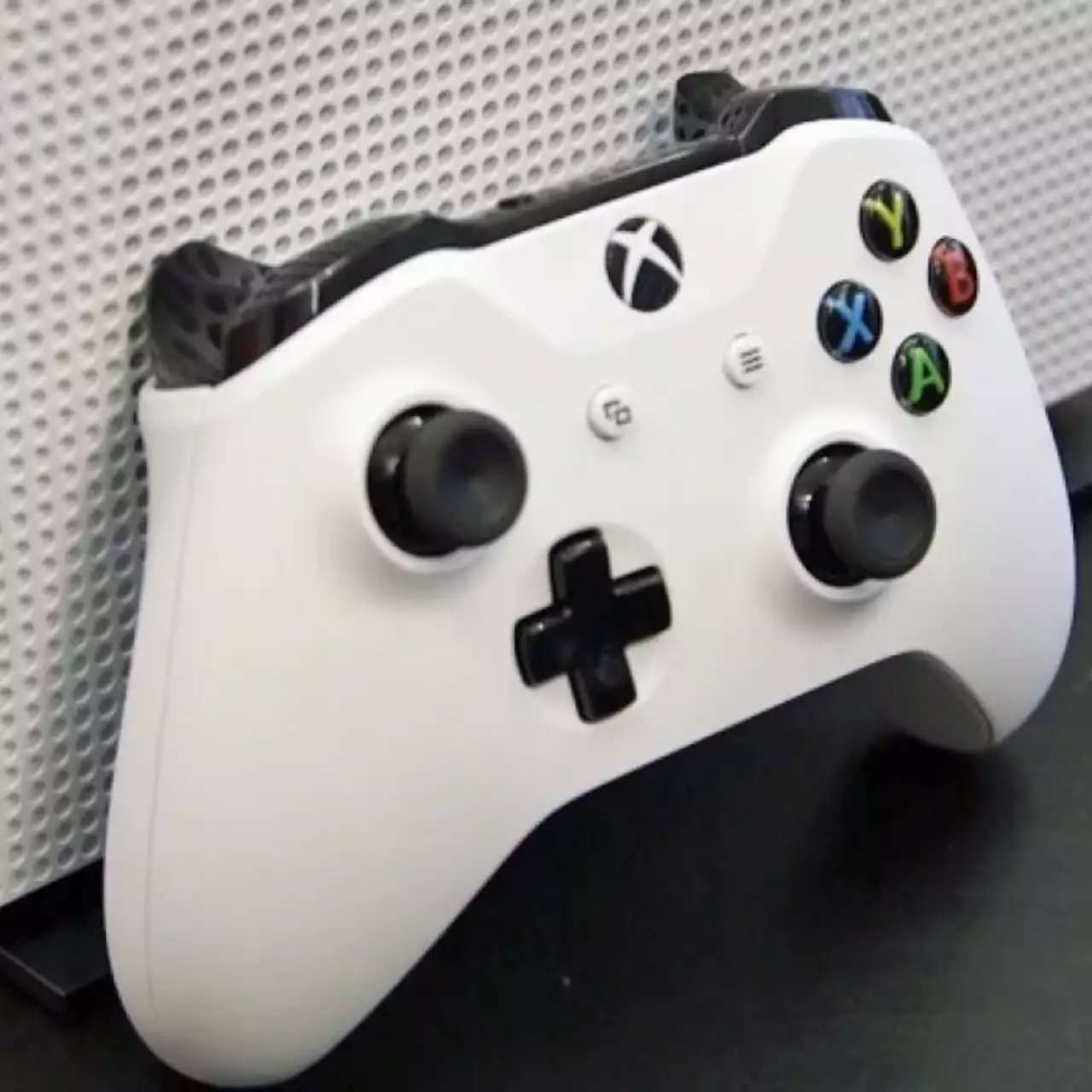 Xbox One всего за 990 рублей в месяц. Теперь консоль тоже можно взять по подписке Xbox One всего за 990 рублей в месяц. Теперь консоль тоже можно взять по подписке