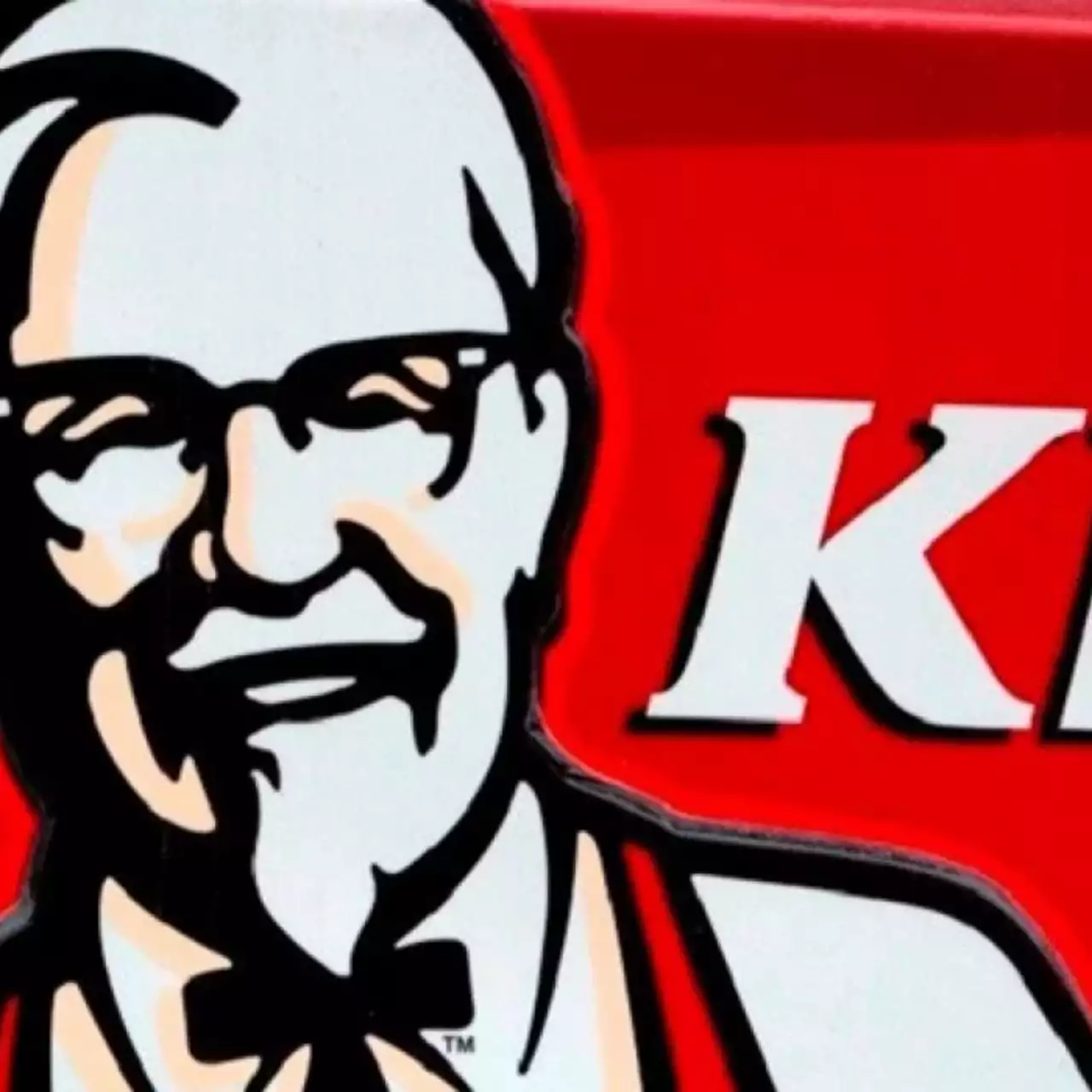 Твиттер KFC затроллил Apex Legends, но разработчик игры не стал молчать и ответил на стёб