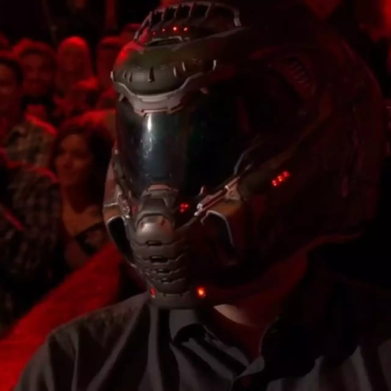 На E3 2019 показали коллекционное издание Doom Eternal. В него войдет настоящий шлем
