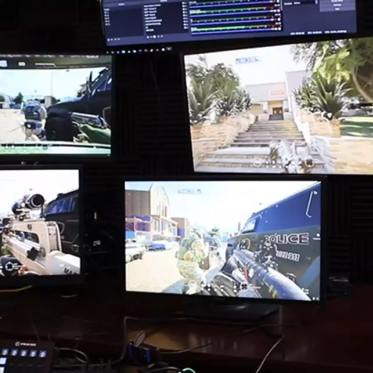 Ютубер показал, как одновременно играет на пяти компьютерах в Rainbow Six Siege — видео Ютубер показал, как одновременно играет на пяти компьютерах в Rainbow Six Siege — видео