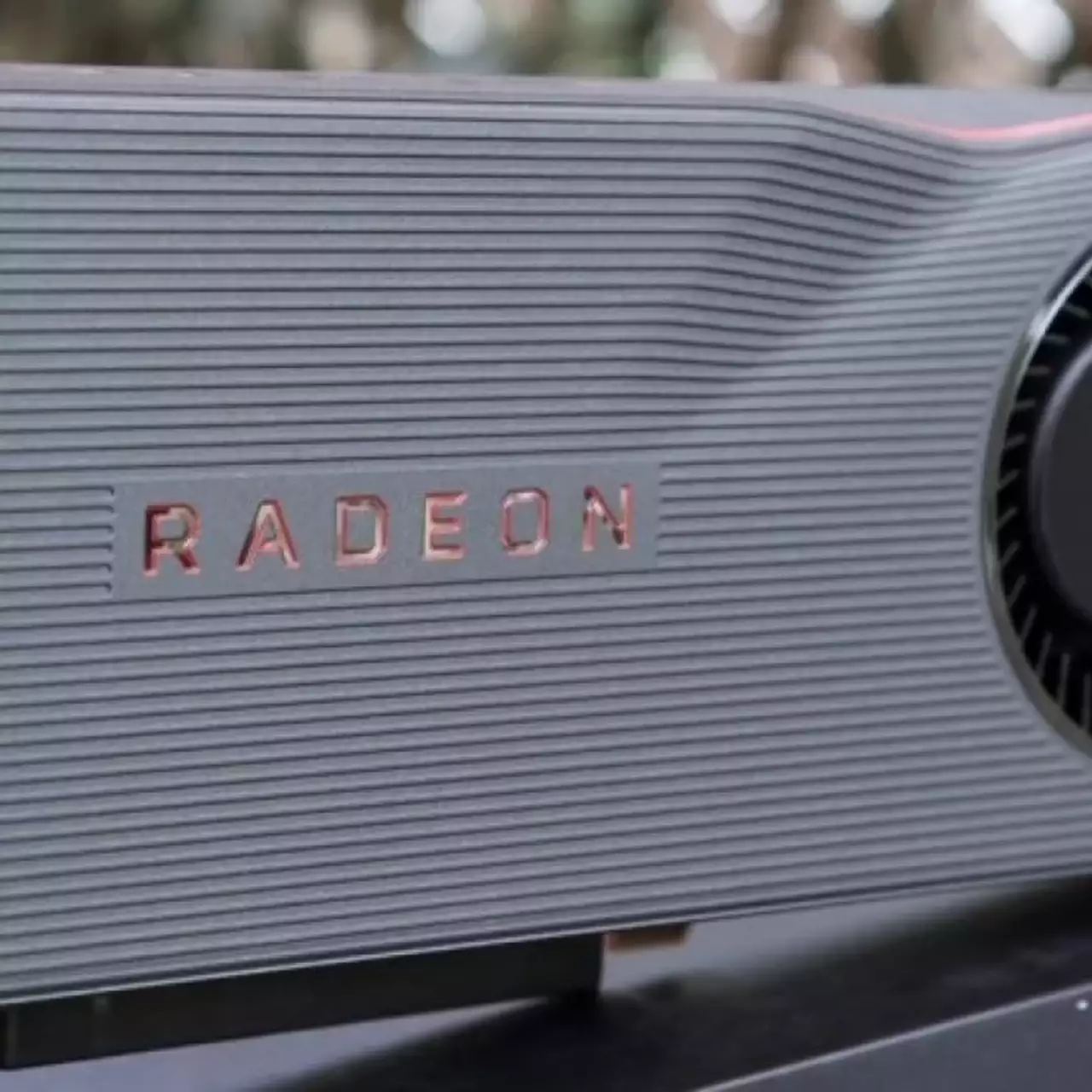 AMD работает над видеокартой с поддержкой трассировки лучей. Её называют «убийцей NVIDIA» AMD работает над видеокартой с поддержкой трассировки лучей. Её называют «убийцей NVIDIA»