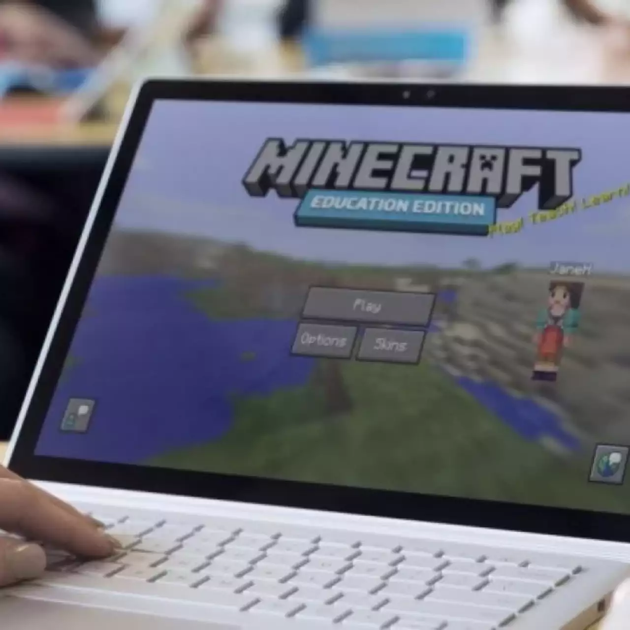 Телеканал использовал кадры строительства в Minecraft для ролика про насилие в играх