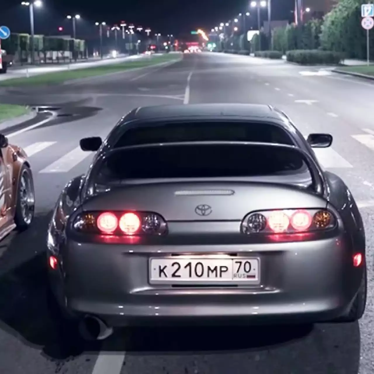 Россиянин устроил гонки Need For Speed в реальной жизни — видео Россиянин устроил гонки Need For Speed в реальной жизни — видео