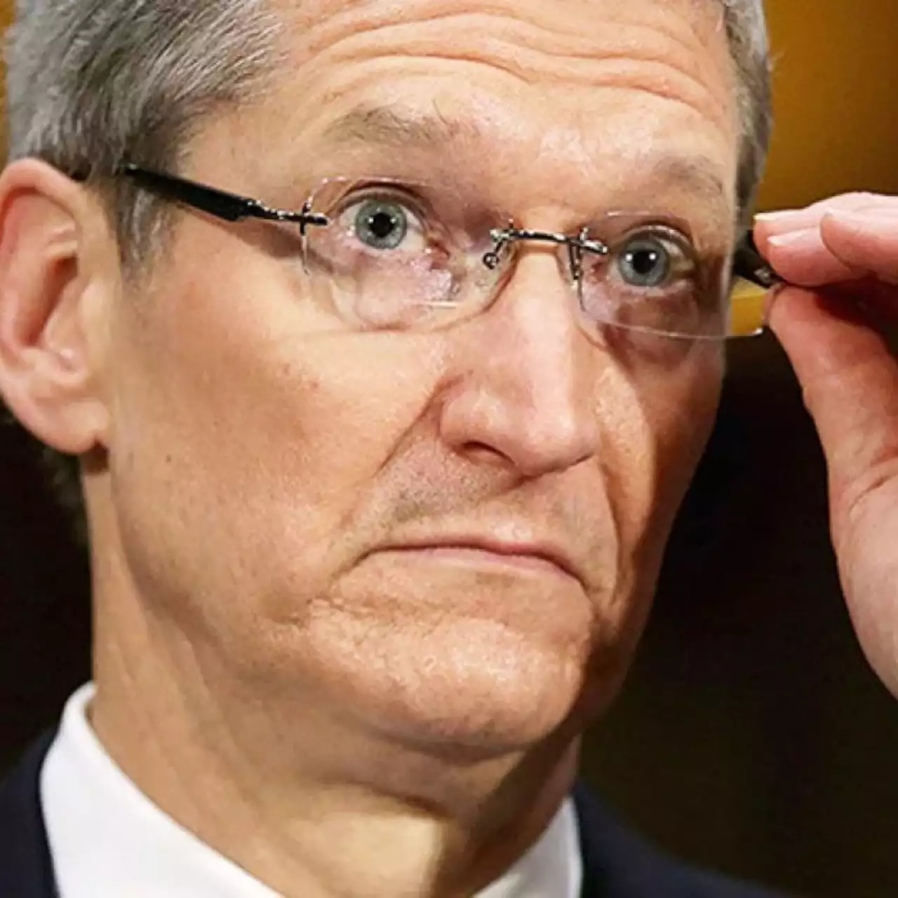 Россиянин хочет отсудить у Apple 1 млн рублей из-за того, что стал геем Россиянин хочет отсудить у Apple 1 млн рублей из-за того, что стал геем