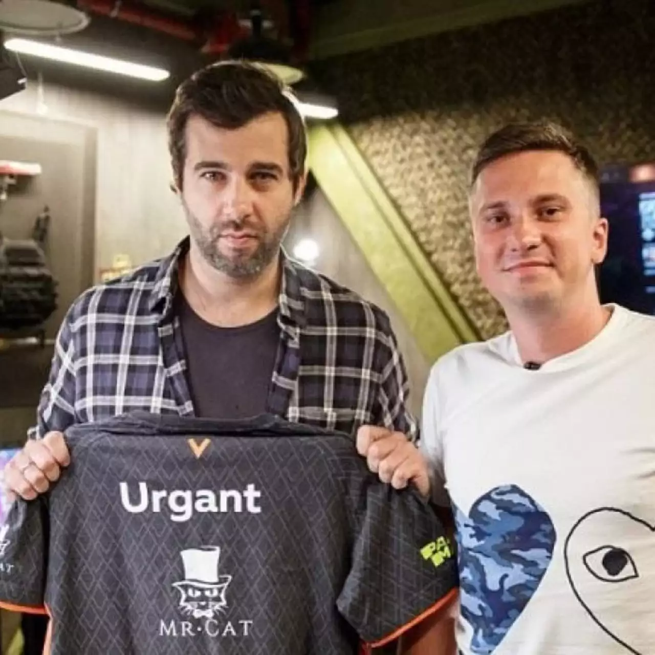 Иван Ургант поиграл в Dota 2 с «самым крутым игроком России» Иван Ургант поиграл в Dota 2 с «самым крутым игроком России»