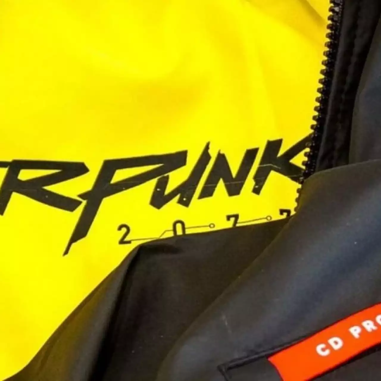 Теперь куртки по Cyberpunk 2077 можно купить на официальном сайте. Жаль, что не всем