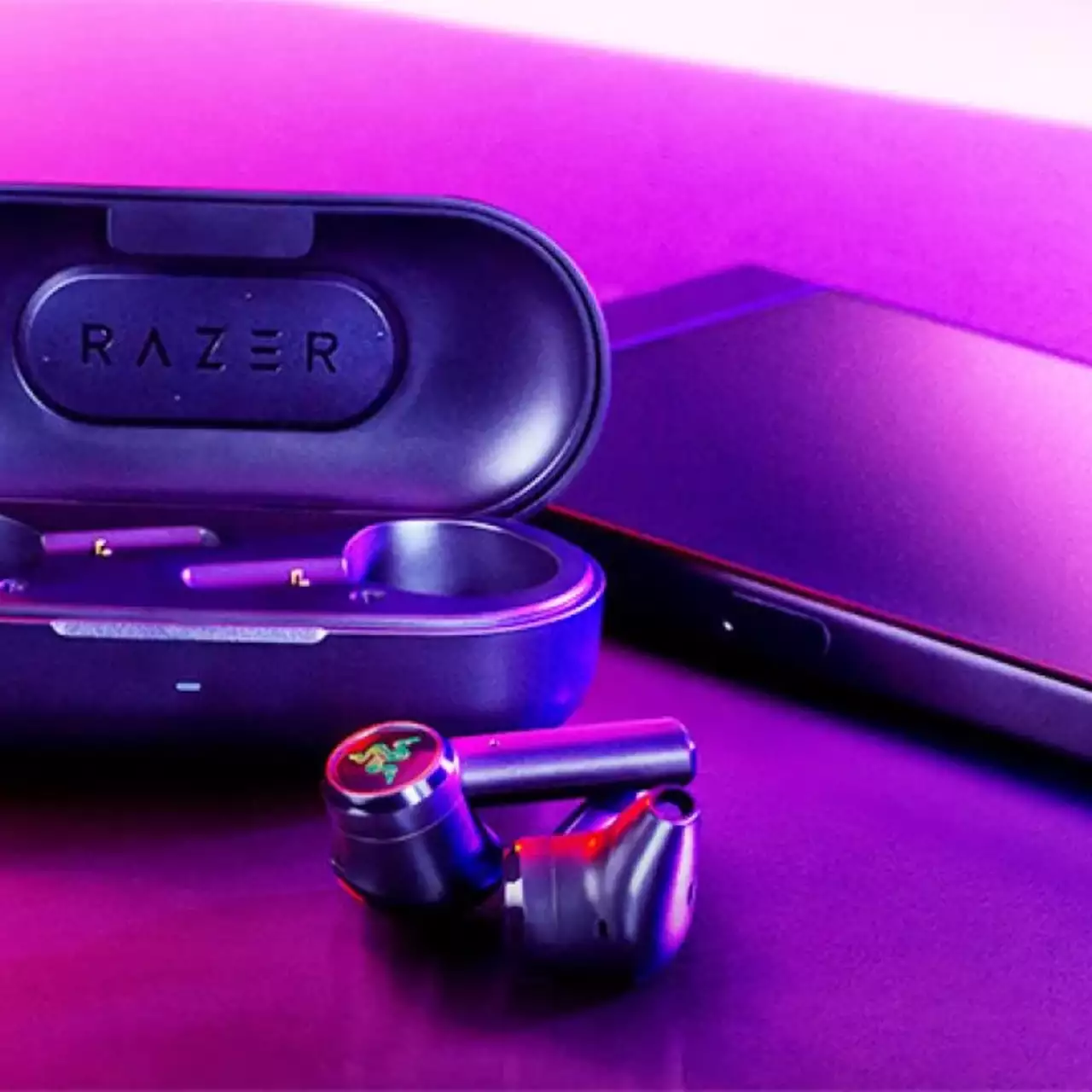 Razer представила беспроводные наушники, которые похожи на AirPods, но дешевле Razer представила беспроводные наушники, которые похожи на AirPods, но дешевле