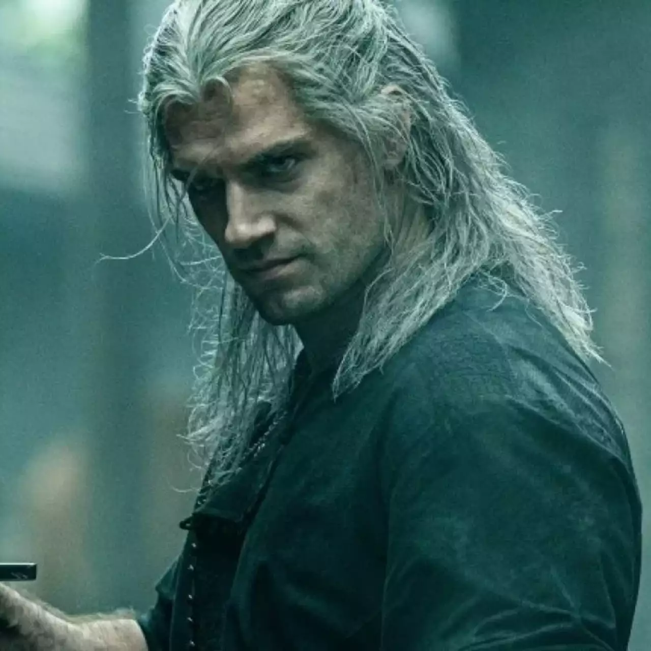 Новые кадры «Ведьмака» от Netflix показали Геральта в поединке и потрепанную Йеннифер Новые кадры «Ведьмака» от Netflix показали Геральта в поединке и потрепанную Йеннифер