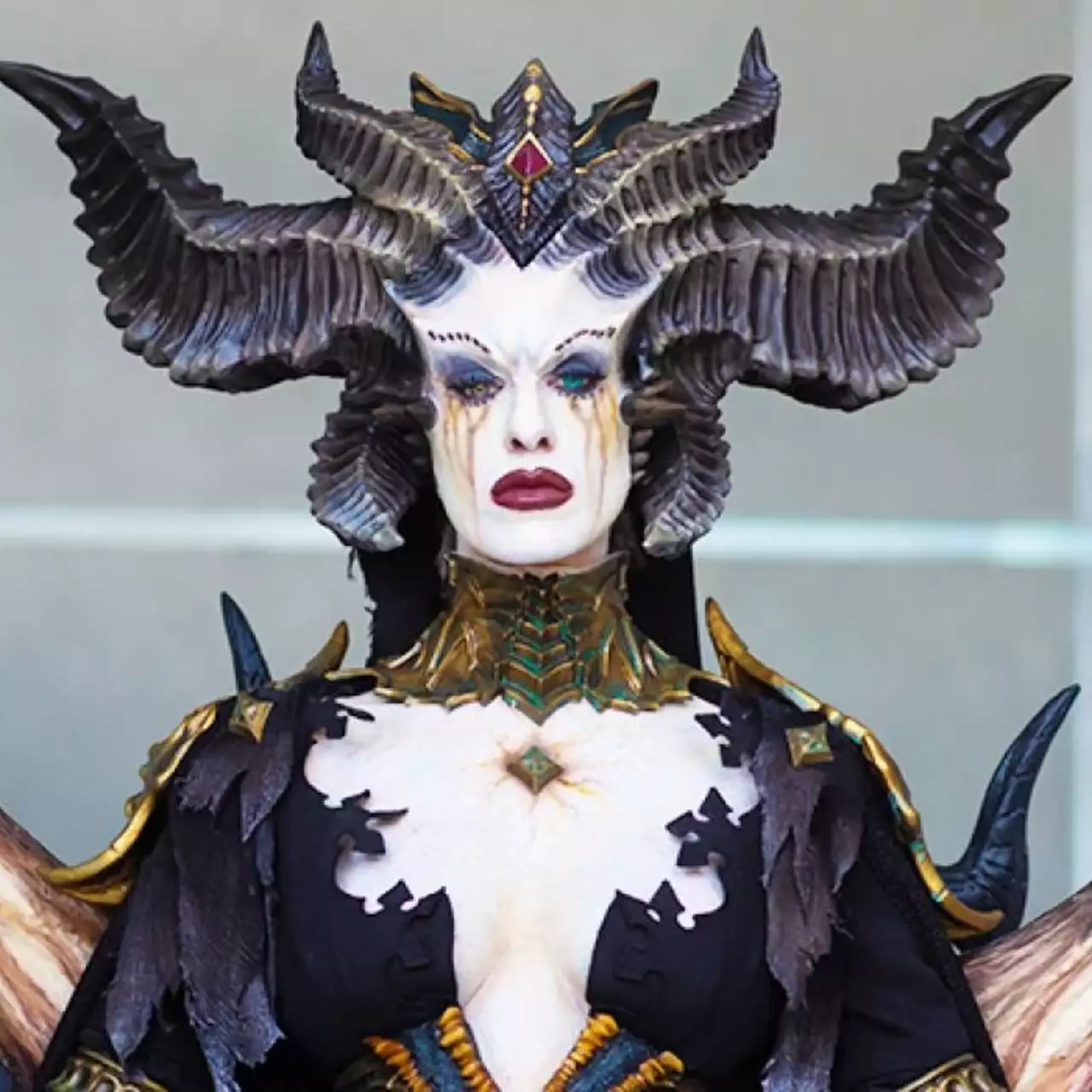 Девушка сделала косплей главного злодея из Diablo 4. Он до жути реалистичный Девушка сделала косплей главного злодея из Diablo 4. Он до жути реалистичный