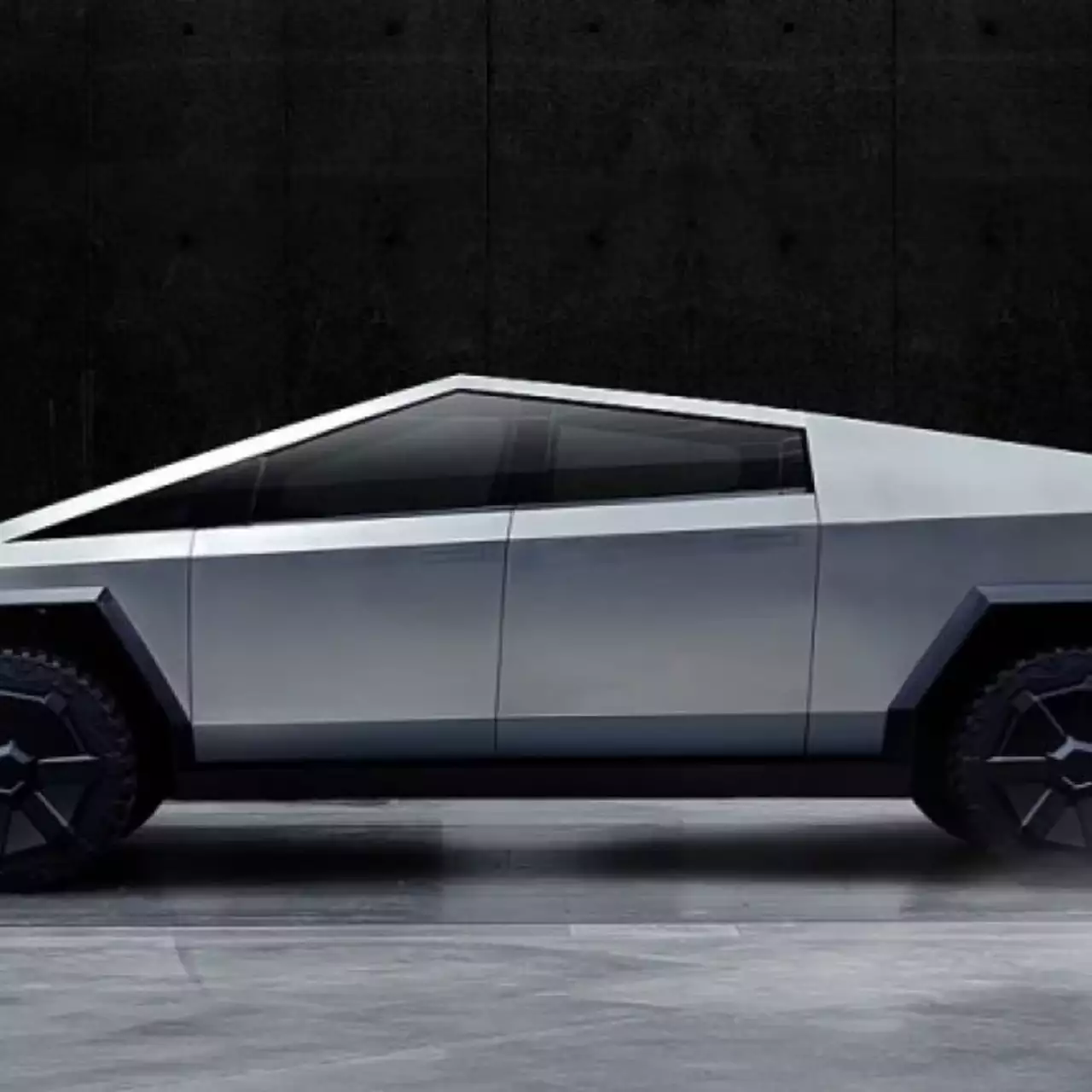 Интернет шутит над новым автомобилем Tesla — его сравнили с грудью Лары Крофт и не только Интернет шутит над новым автомобилем Tesla — его сравнили с грудью Лары Крофт и не только