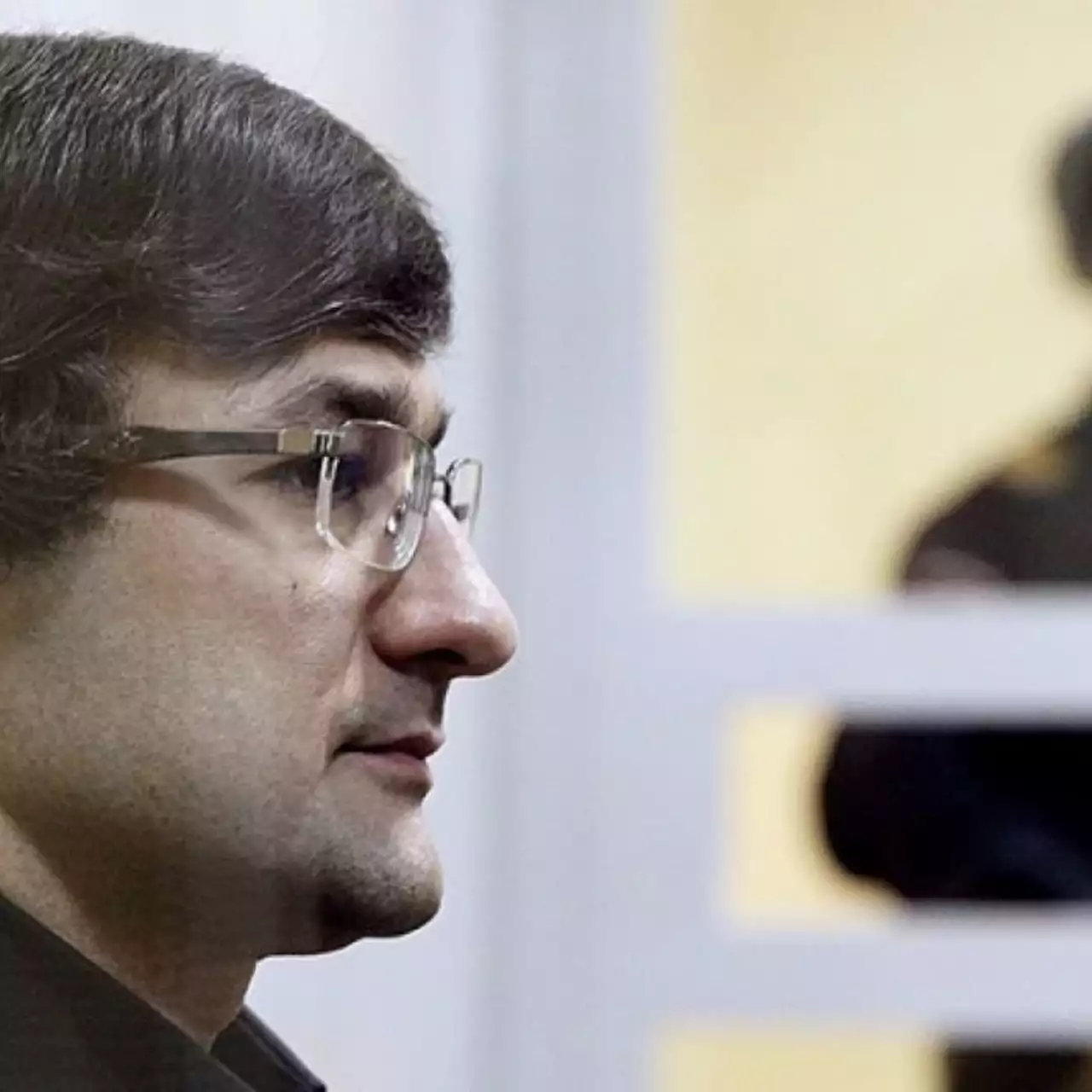Скандальный чиновник-стример получил 3,5 года колонии