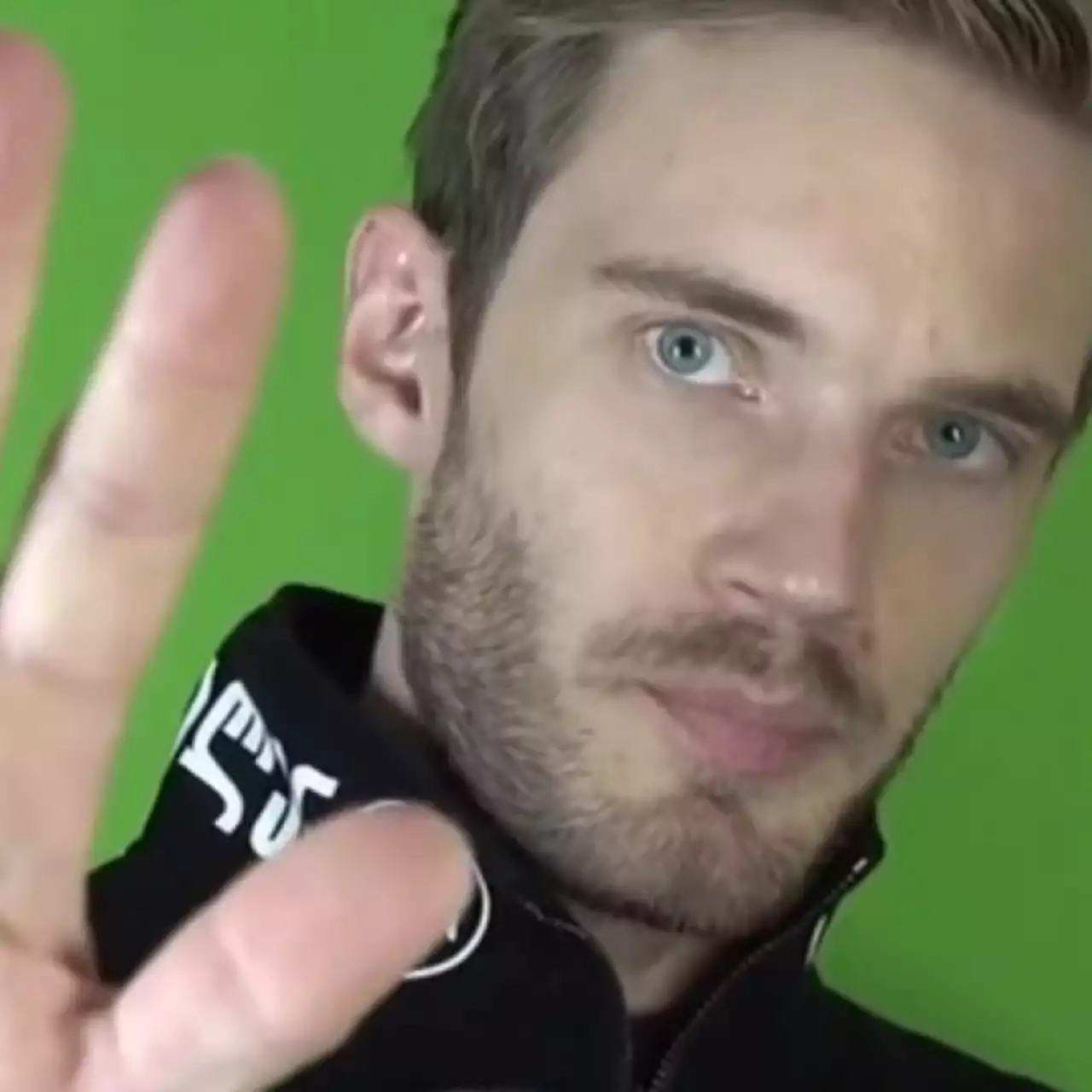 «Я ненавижу твиттер, это помойка из мнений» — PewDiePie очень недоволен популярной соцсетью «Я ненавижу твиттер, это помойка из мнений» — PewDiePie очень недоволен популярной соцсетью