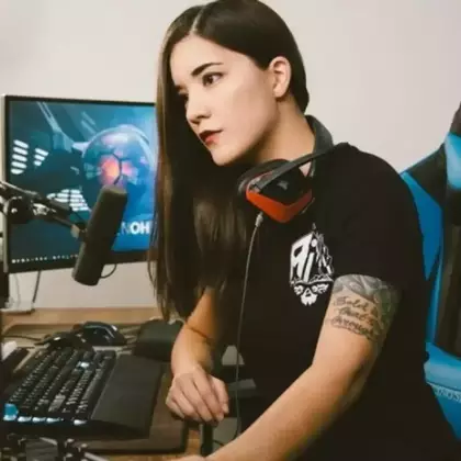 YouTube снял монетизацию роликов по The Witcher 3 у популярной стримерши за числа 36 и 50