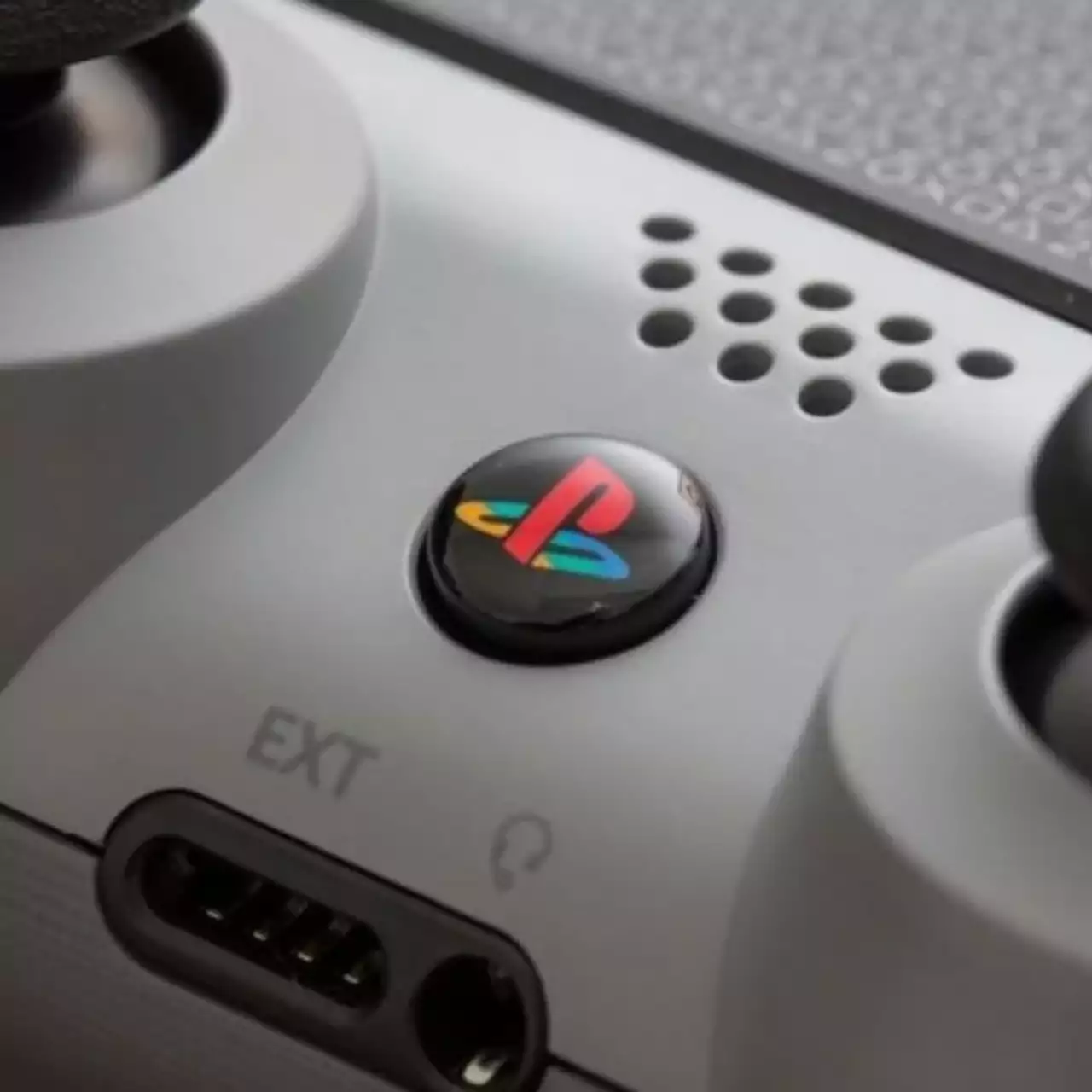 Sony патентует новую технологию для геймпада. Она сможет определять потливость рук Sony патентует новую технологию для геймпада. Она сможет определять потливость рук