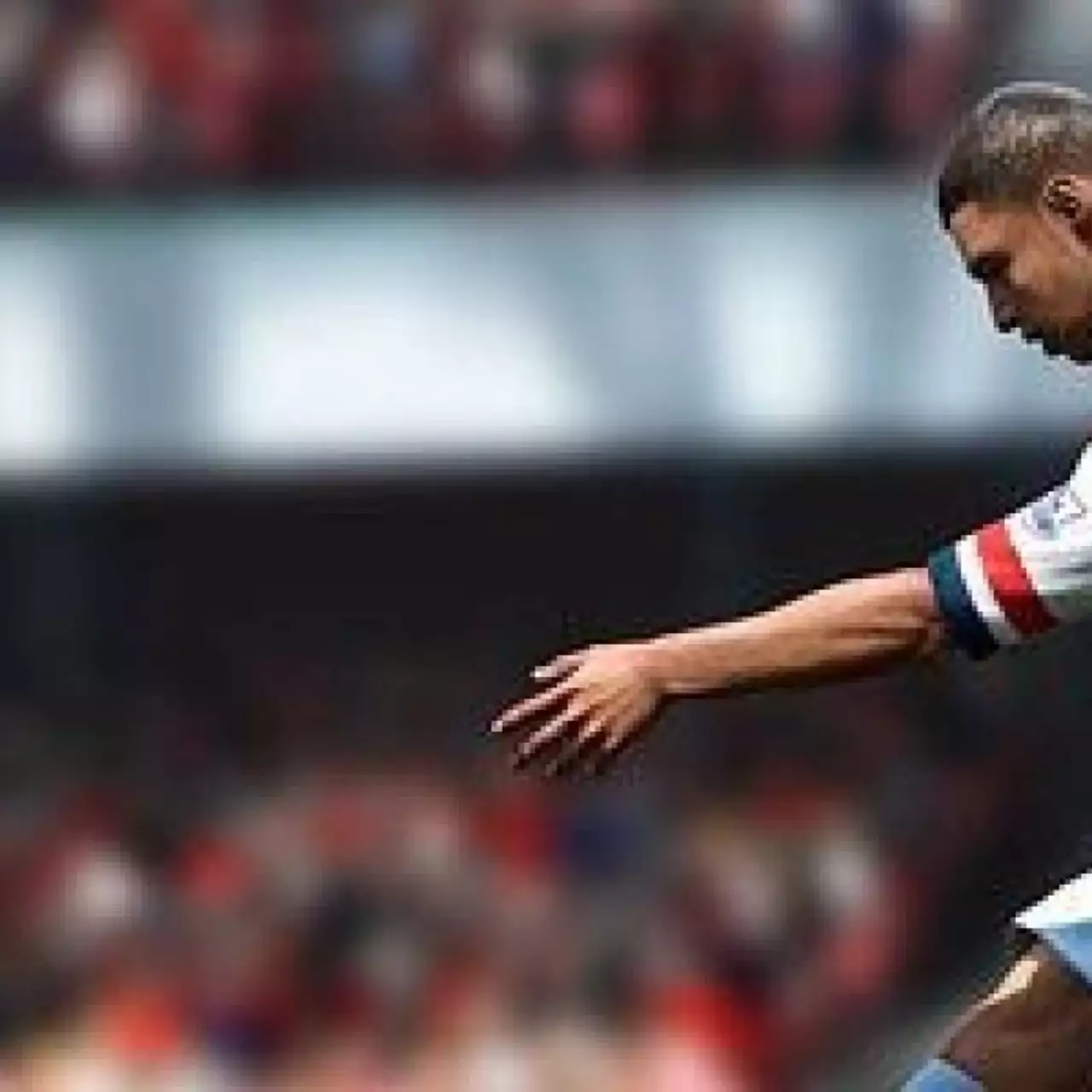 FIFA 13 продолжает лидировать в чартах продаж видеоигр
