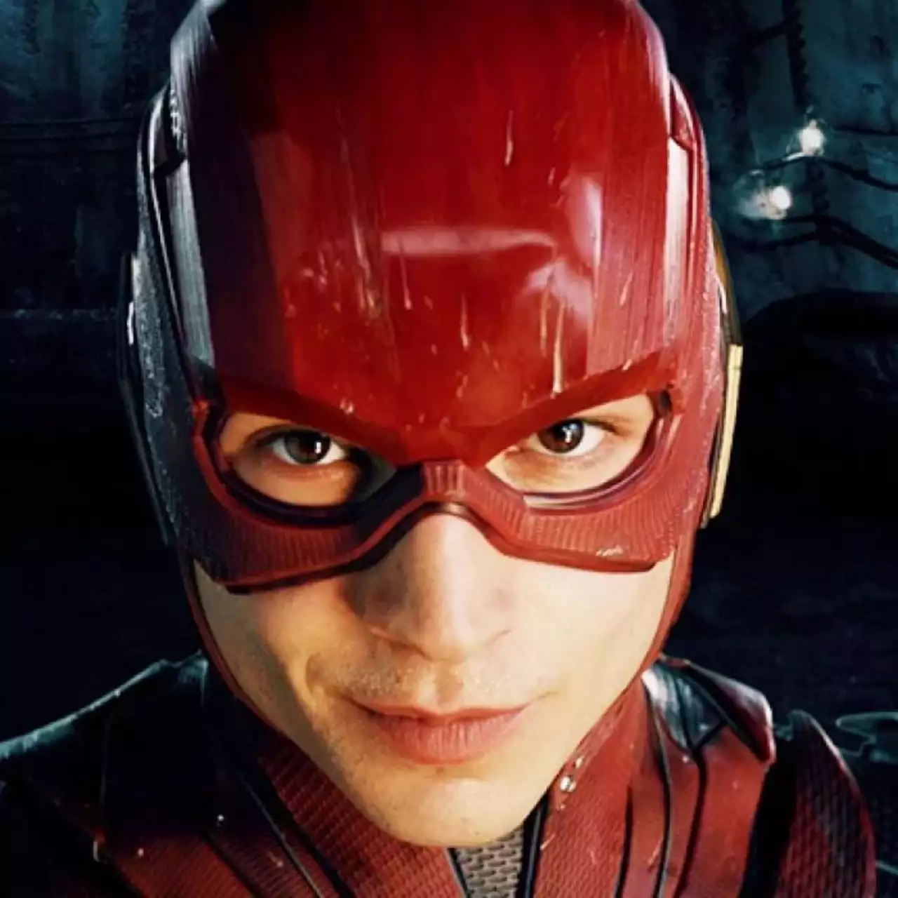 Фанаты просят Warner Bros больше не звать Эзру Миллера на роль Флэша. Актер напал на девушку Фанаты просят Warner Bros больше не звать Эзру Миллера на роль Флэша. Актер напал на девушку