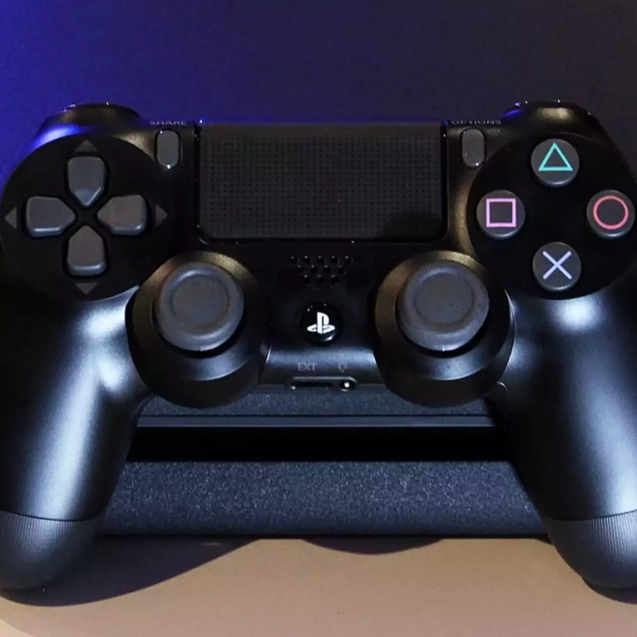 Американский политик купил поддельный DualShock 4 и обвинил во всем Китай