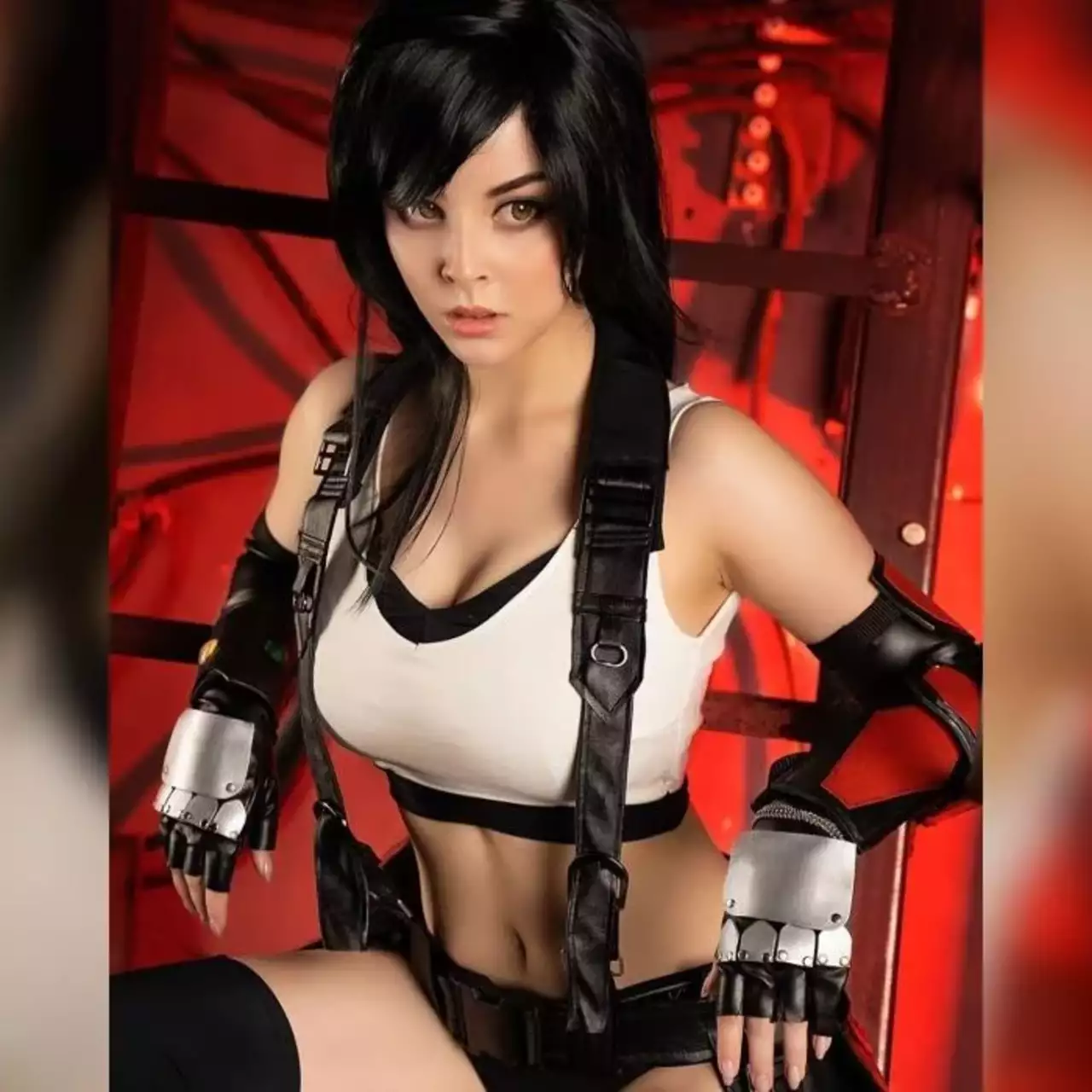 Сексуальный косплей красавицы Тифы Локхарт из Final Fantasy 7. Откровенные фотки прилагаются Сексуальный косплей красавицы Тифы Локхарт из Final Fantasy 7. Откровенные фотки прилагаются