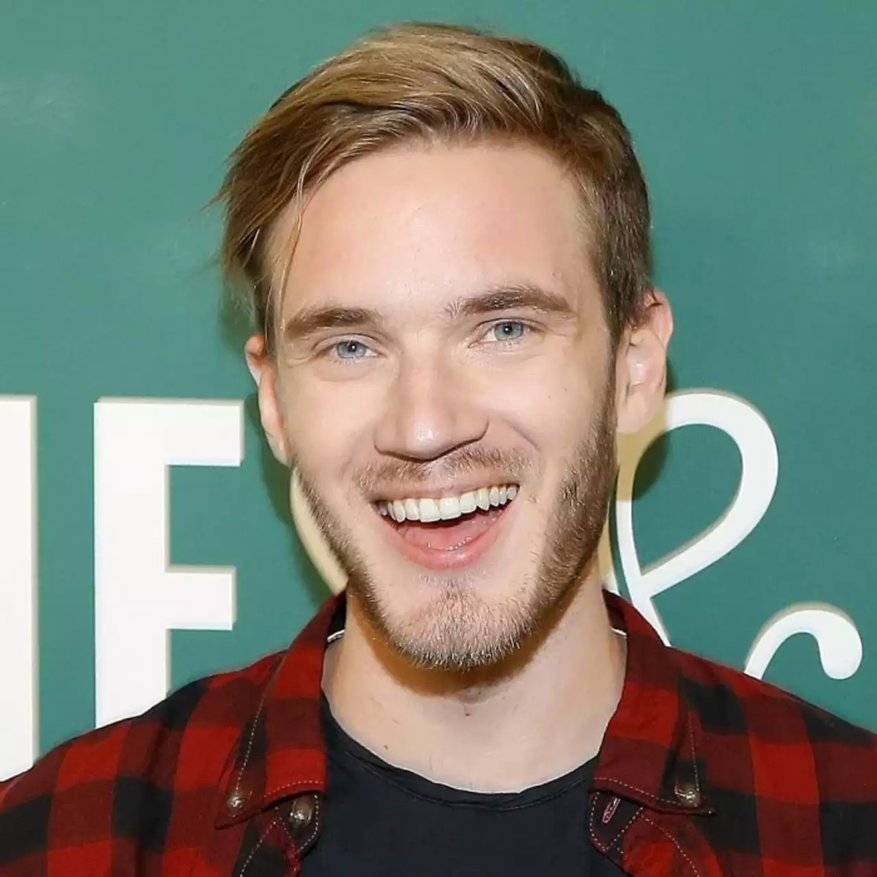У PewDiePie появился новый конкурент на YouTube. Это детский канал, который может легко уделать блогера У PewDiePie появился новый конкурент на YouTube. Это детский канал, который может легко уделать блогера
