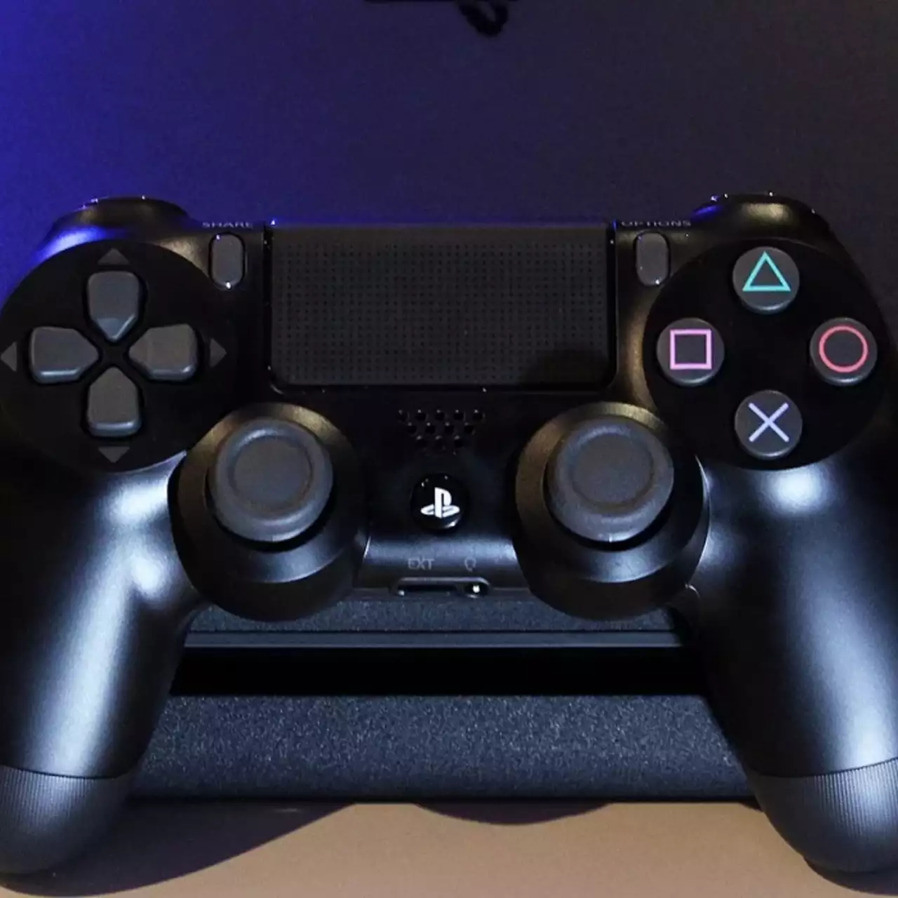 Игроки PS5 могут не получить новые версии для своих старых игр. Xbox победила?