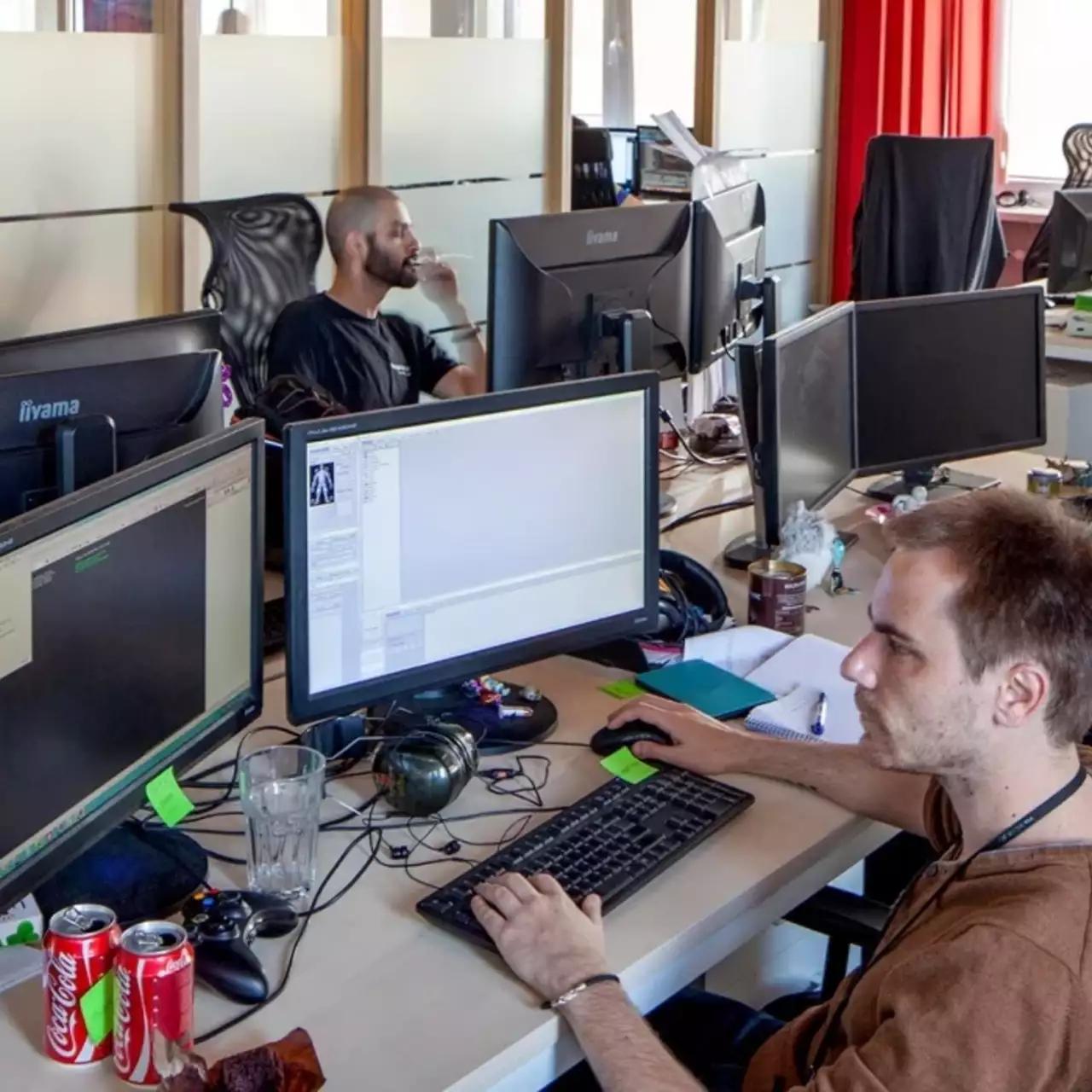 К разработчикам The Witcher 3 и Cyberpunk 2077 можно наведаться в гости, не выходя из дома