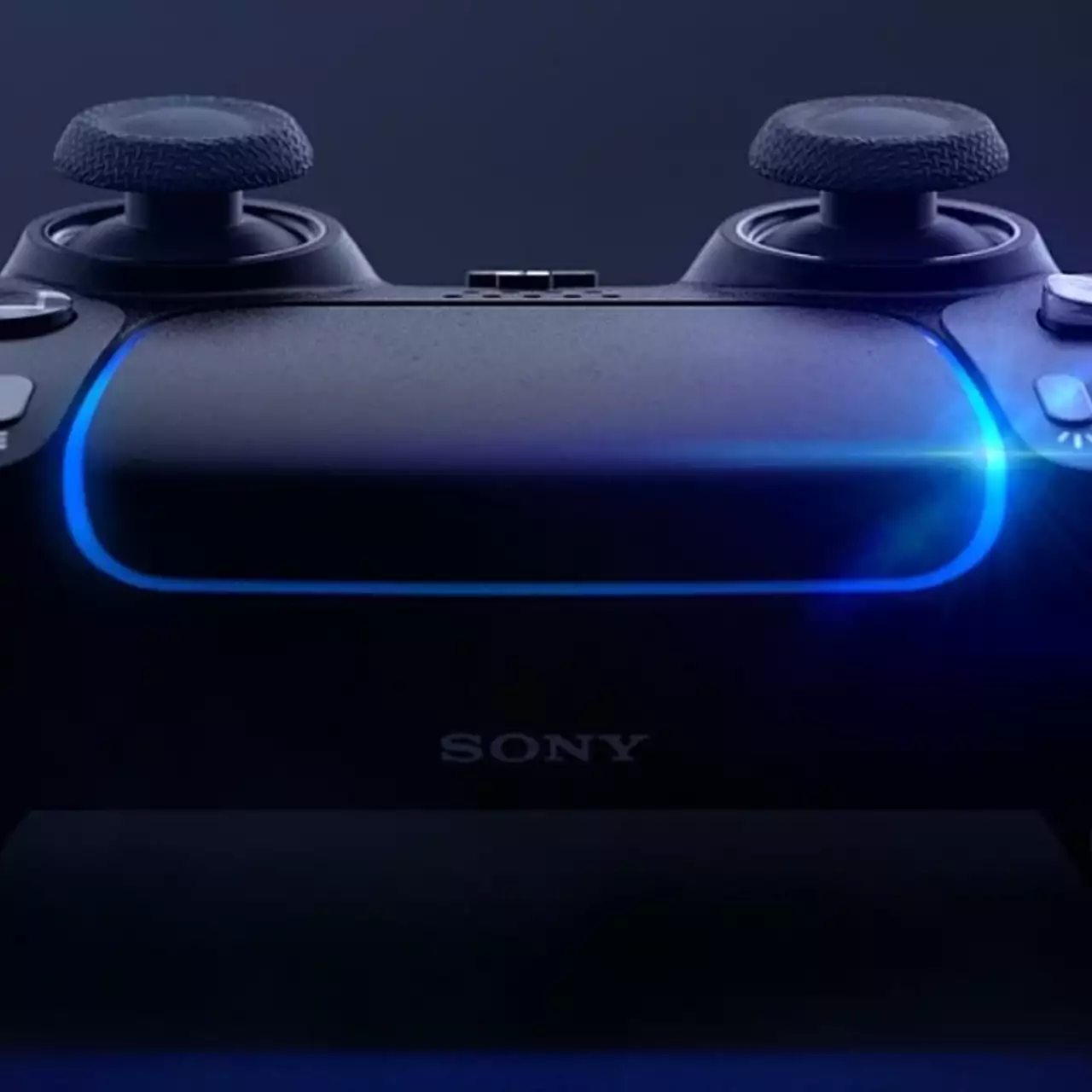 В сеть утекли фото черного геймпада для PlayStation 5. Возможно, они фейковые