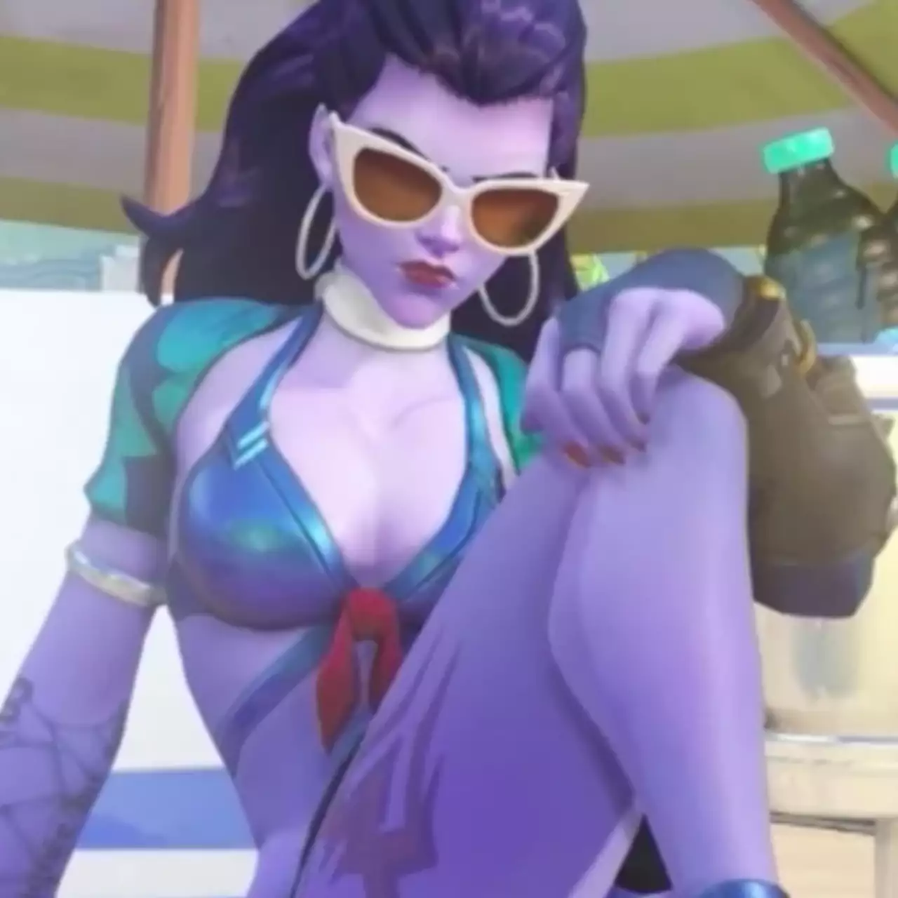 Откровенный образ Роковой вдовы из Overwatch от русской косплеерши Откровенный образ Роковой вдовы из Overwatch от русской косплеерши