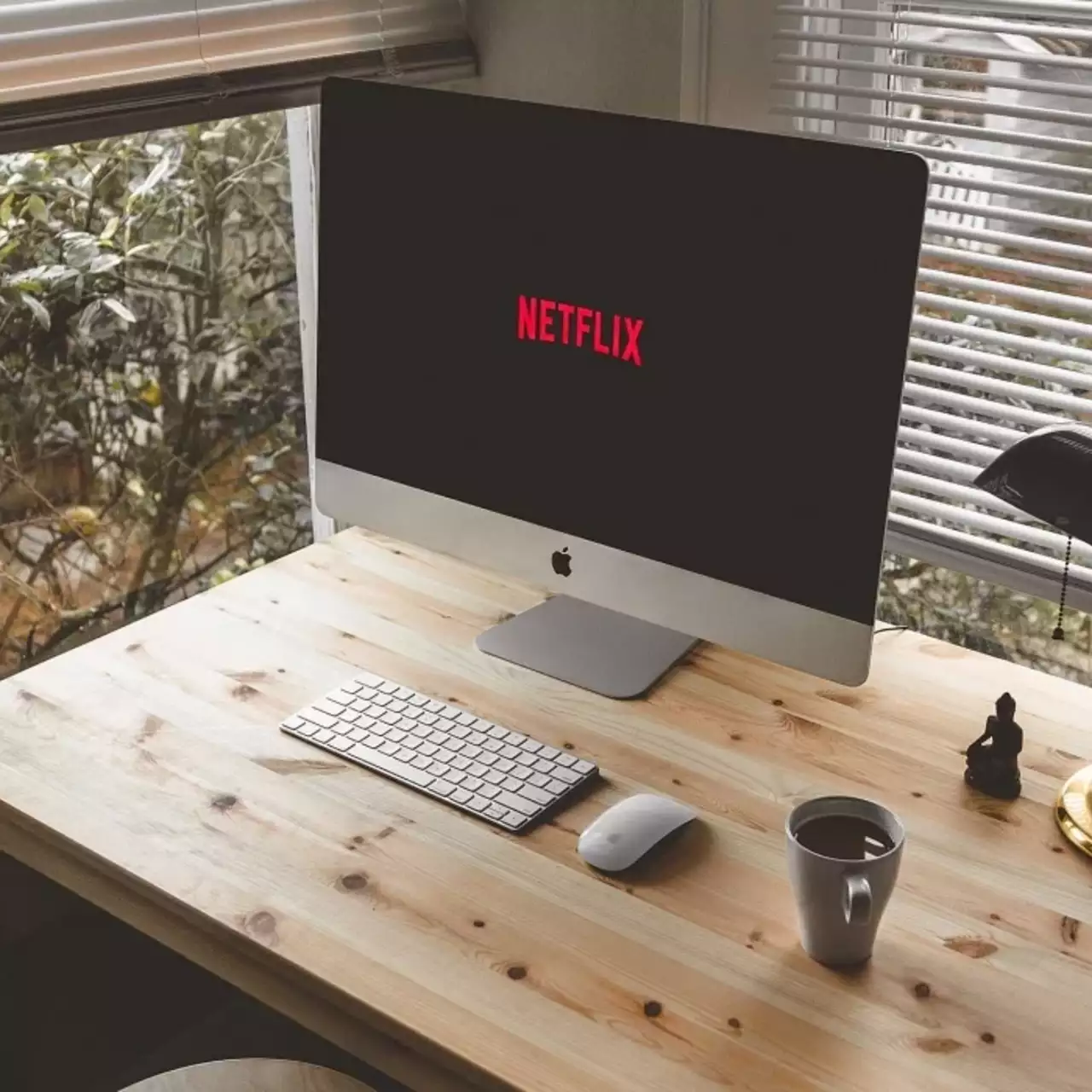 В Netflix появится русский интерфейс и цены в рублях. Вот сколько будет стоить подписка