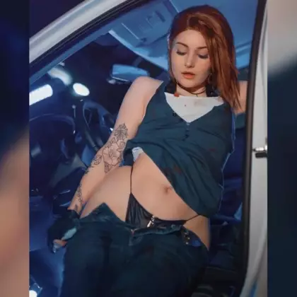 Девушка сделала сексуальный косплей Джилл из Resident Evil 3 и быстро получила тысячи лайков