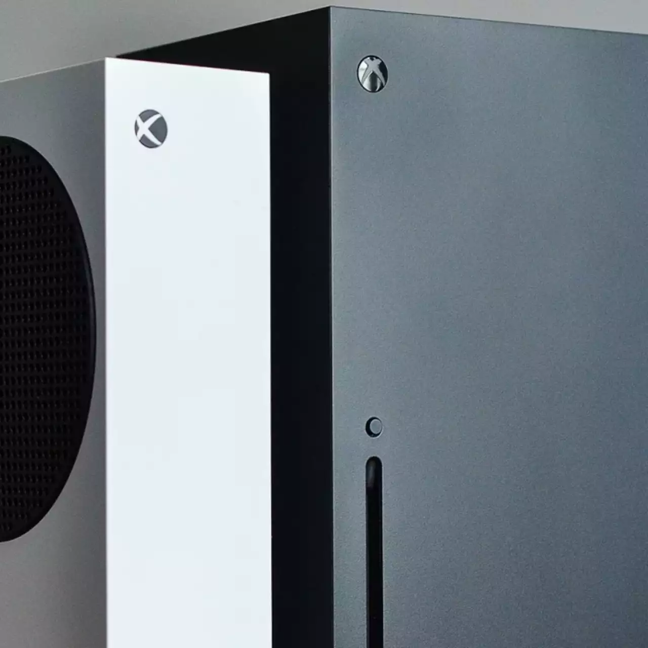 В сеть слили третью консоль Xbox Series V. Она без дисковода (слух) В сеть слили третью консоль Xbox Series V. Она без дисковода (слух)
