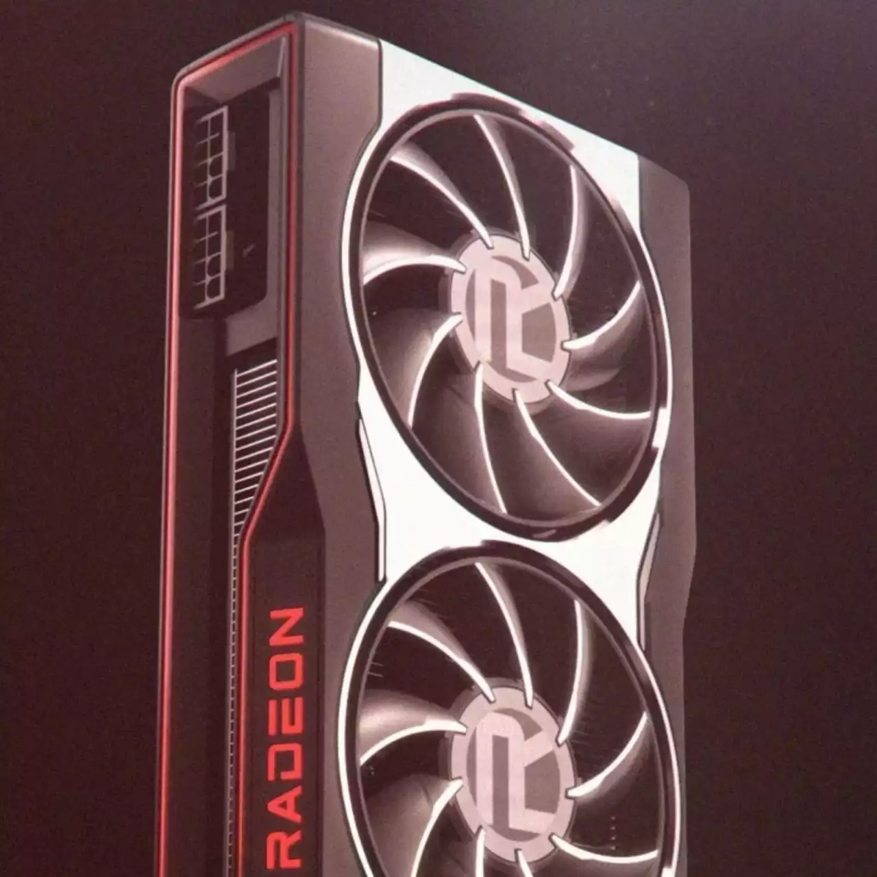 Держись, NVIDIA: AMD неожиданно показала дизайн Radeon RX 6000 в Twitter и Fortnite Держись, NVIDIA: AMD неожиданно показала дизайн Radeon RX 6000 в Twitter и Fortnite