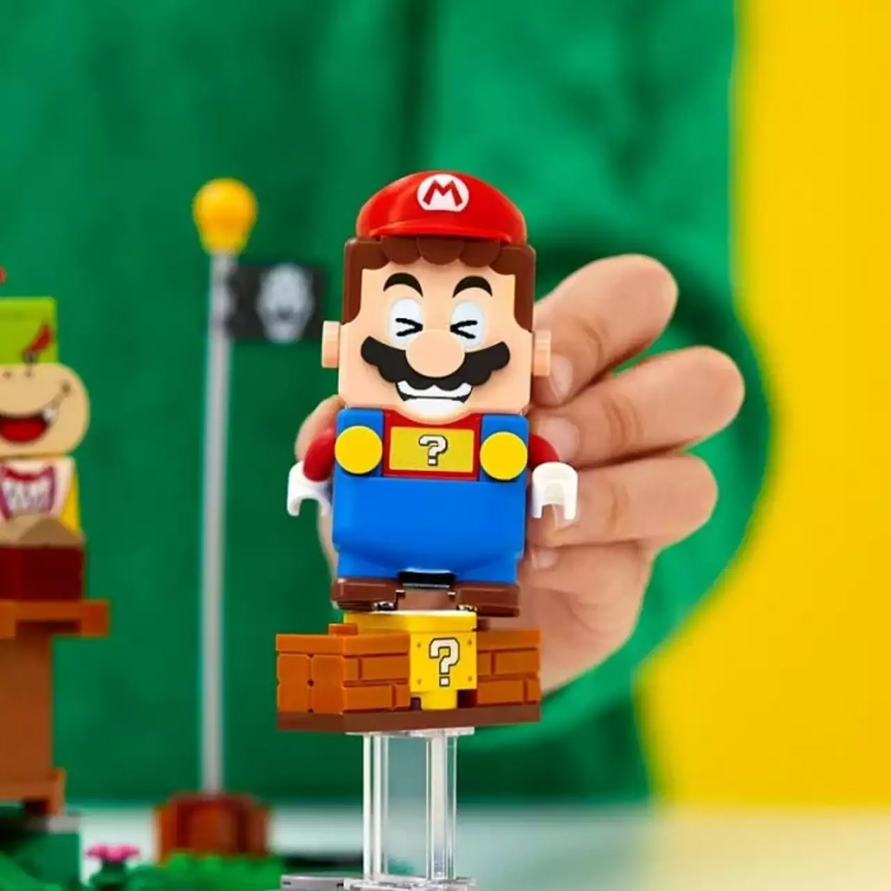 Энтузиаст использовал Марио из Lego, чтобы играть в Super Mario Bros.